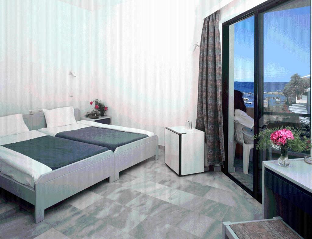 Twin Room with Sea View - Photo 7