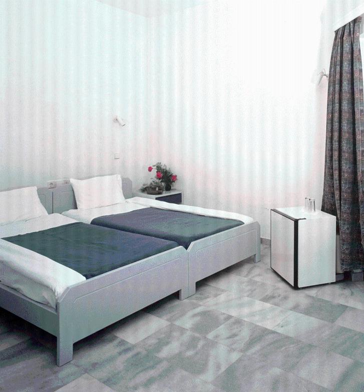 Twin Room with Sea View - Photo 2