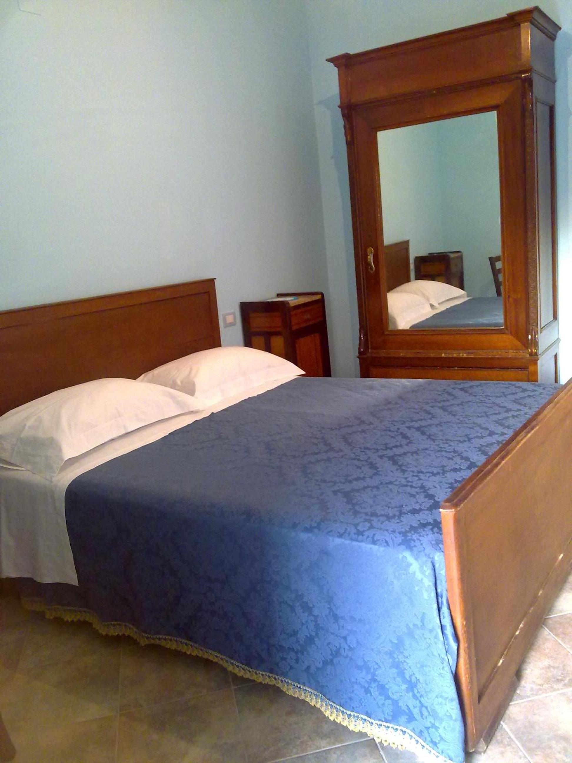 Deluxe Room (2 Adults + 1 Child) photo 1