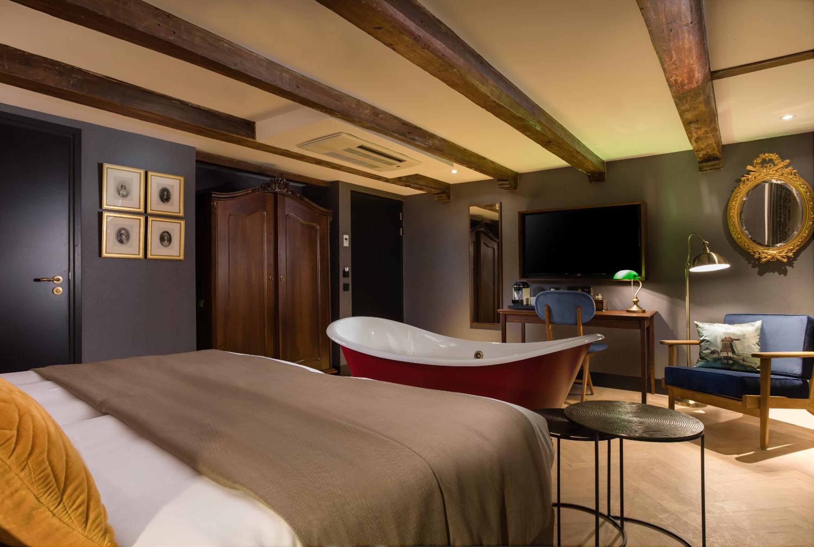 Superior King Room with Bath