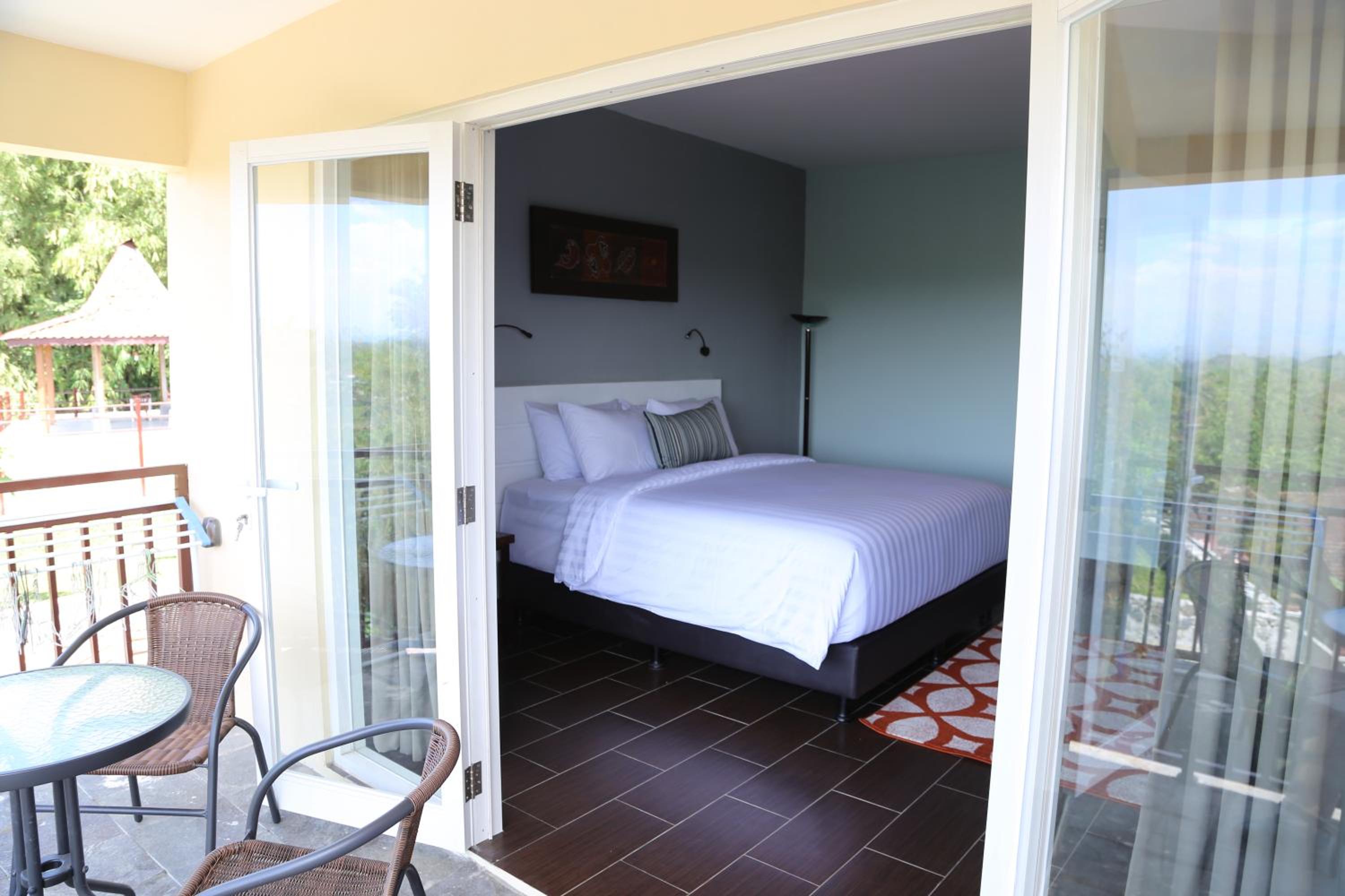 Superior King Room photo 2