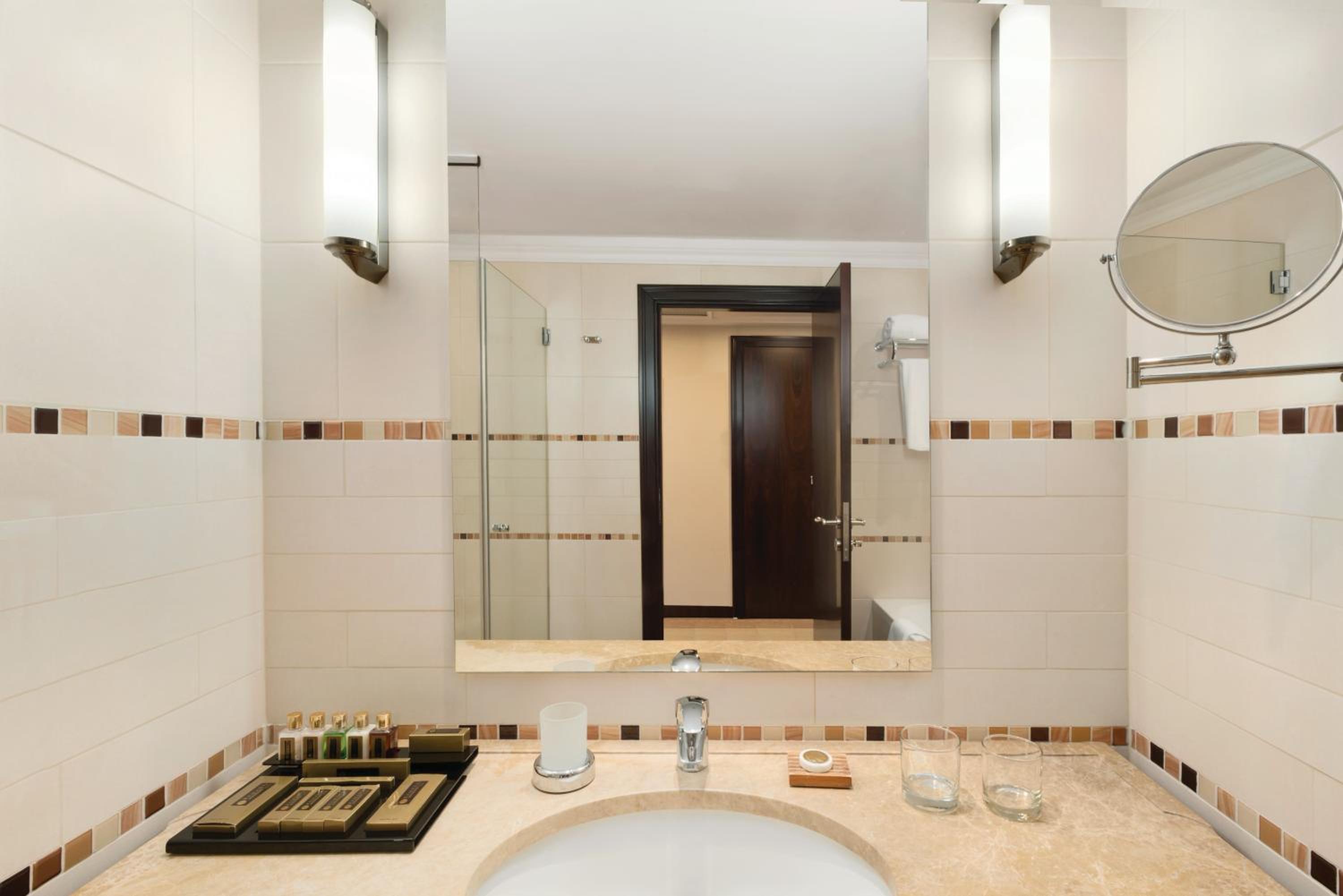 Deluxe Double or Twin Room - Photo 1