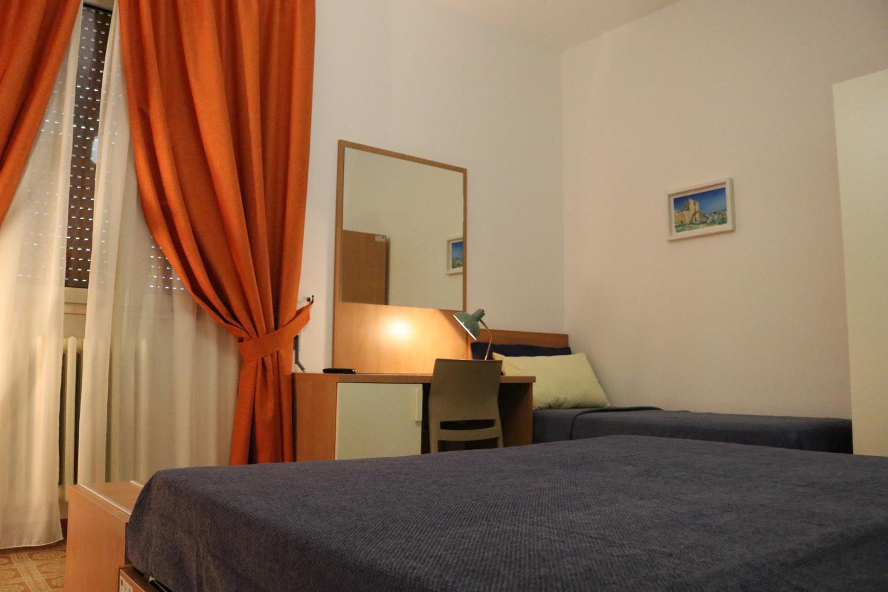 Double Room with Extra Bed - Photo 3