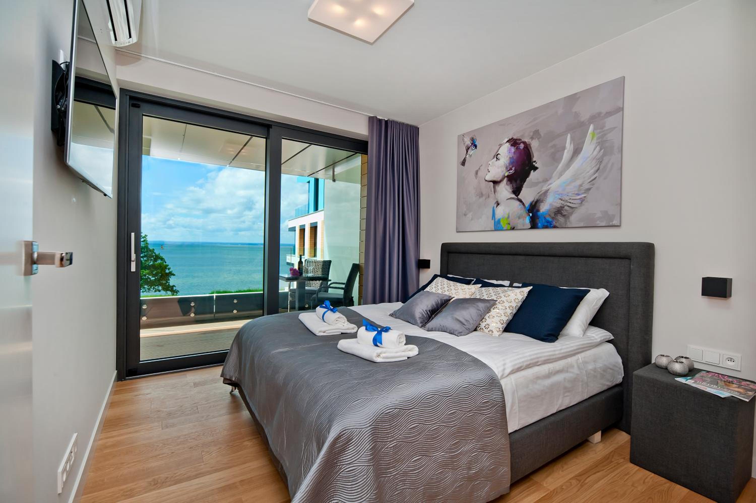 One-Bedroom Apartment with Sea View - Mickiewicza 7/32 photo 1