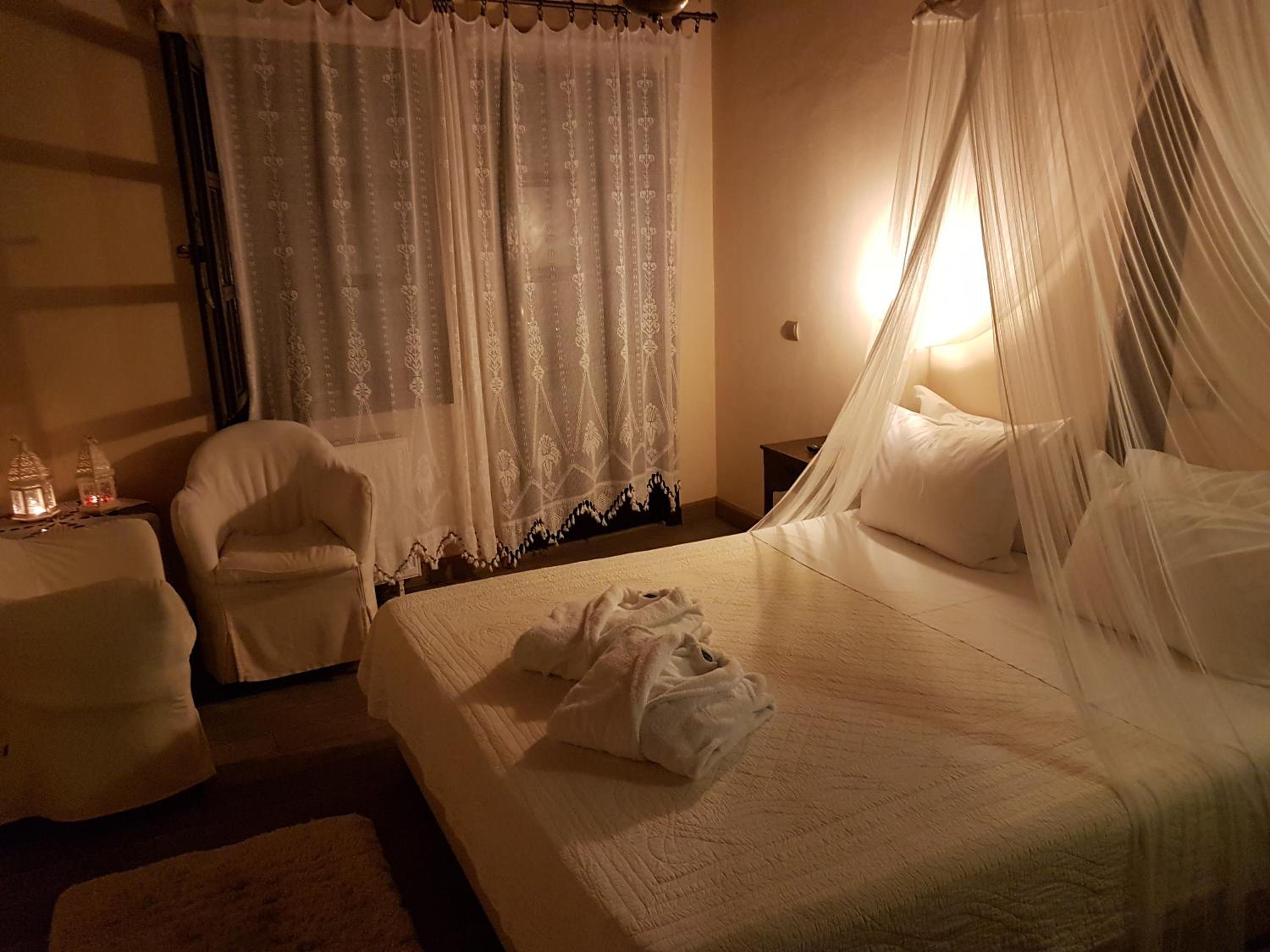 Double or Twin Room with Village View - Photo 18