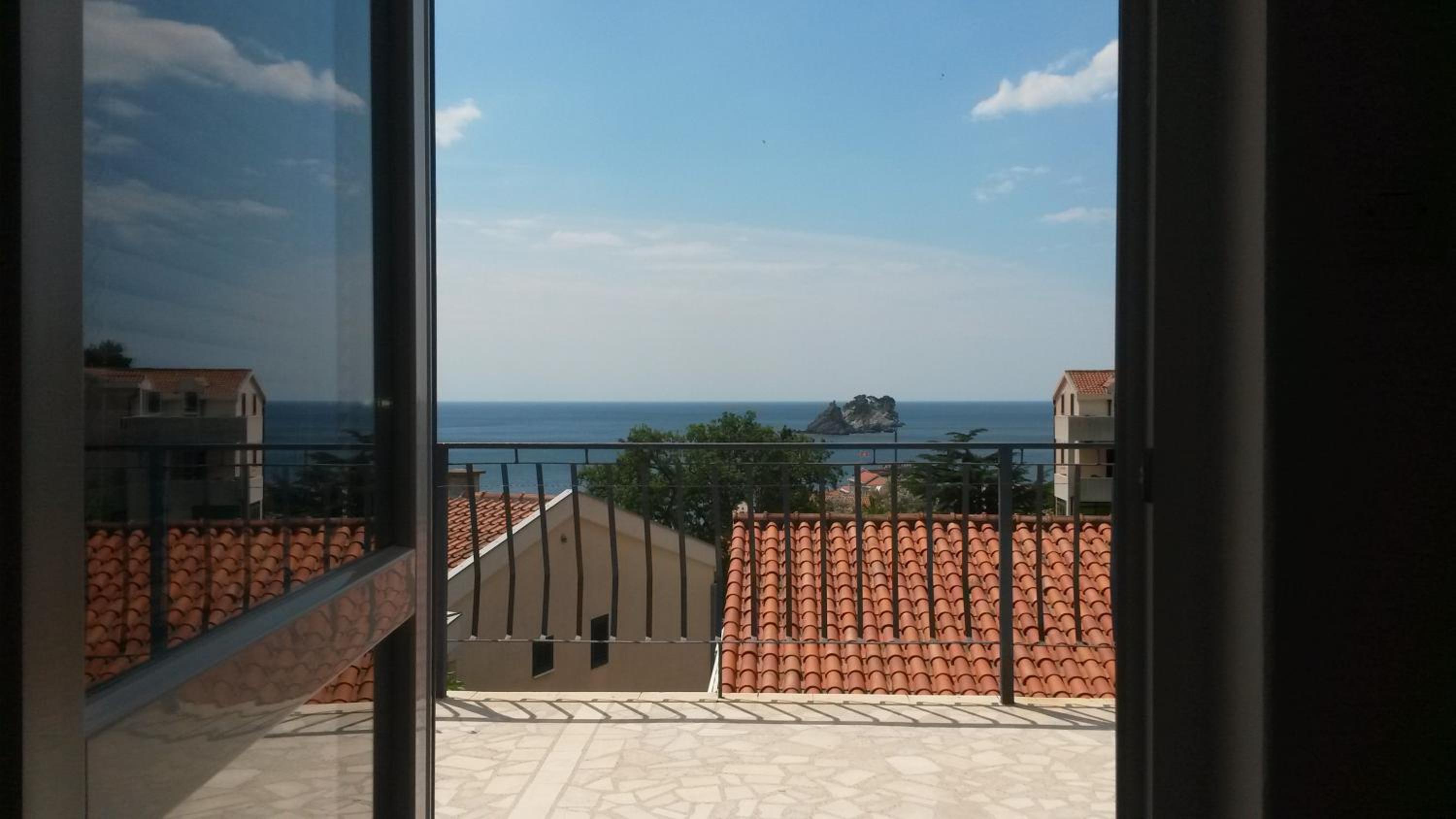 Studio Apartment with Sea View photo 2