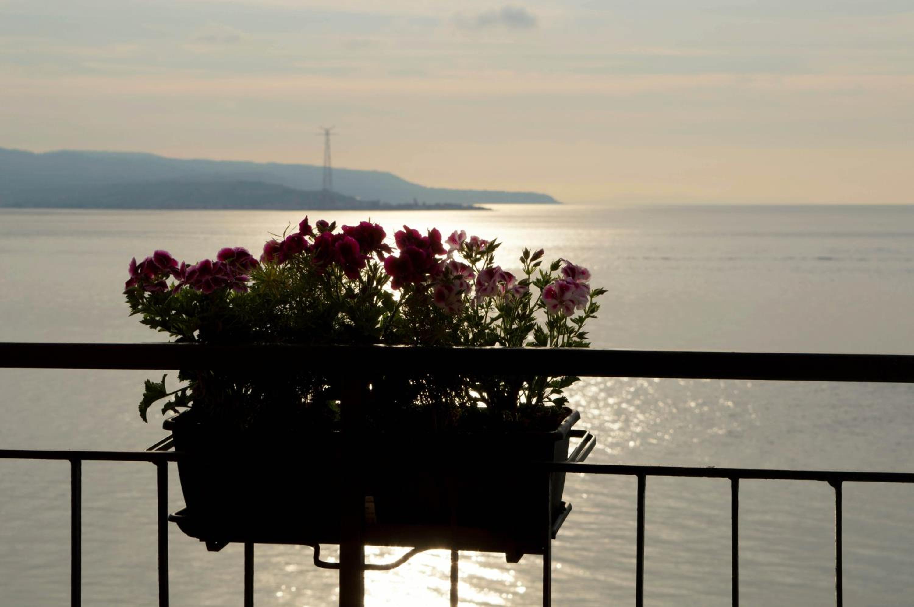 Queen Room with Balcony and Sea View photo 2