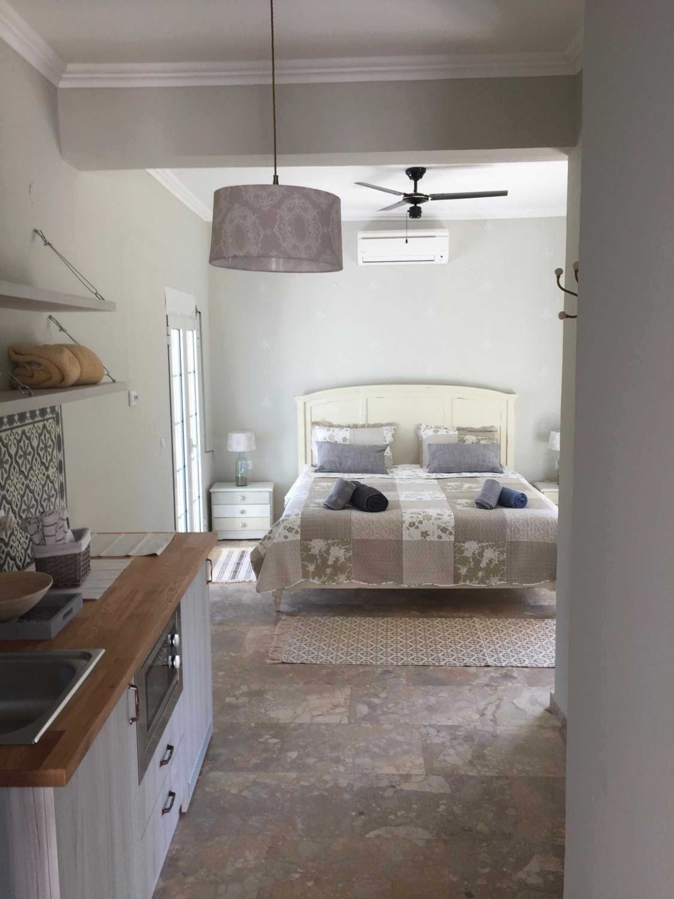 Deluxe Double Room with Balcony and Sea View photo 3