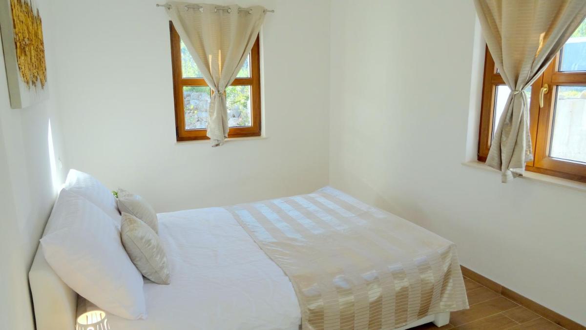 Villa with Private Pool photo 2