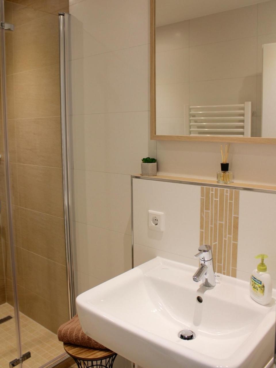 Studio Apartment photo 3