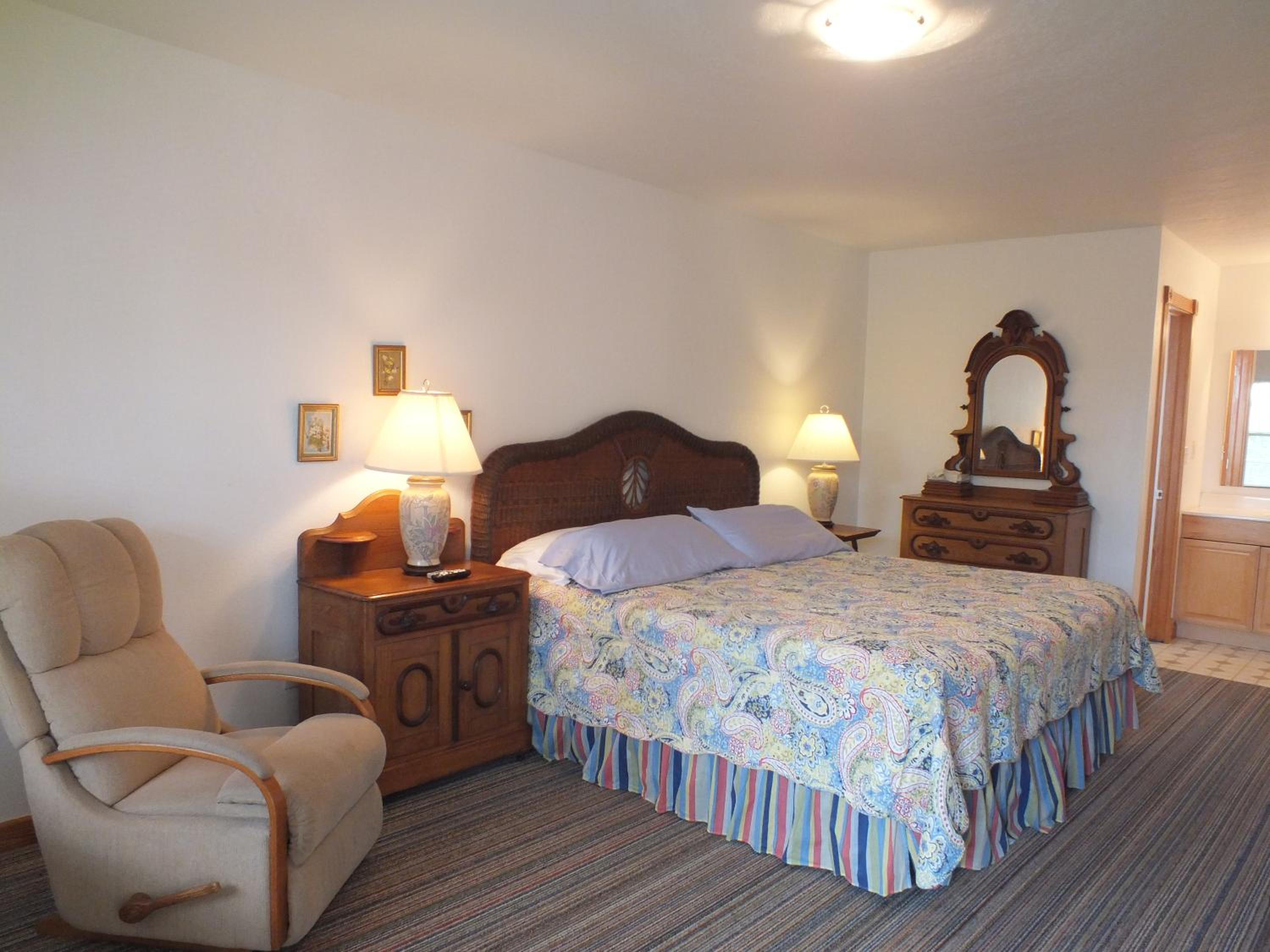 Double Room with Two Double Beds - Non-Smoking - Photo 3