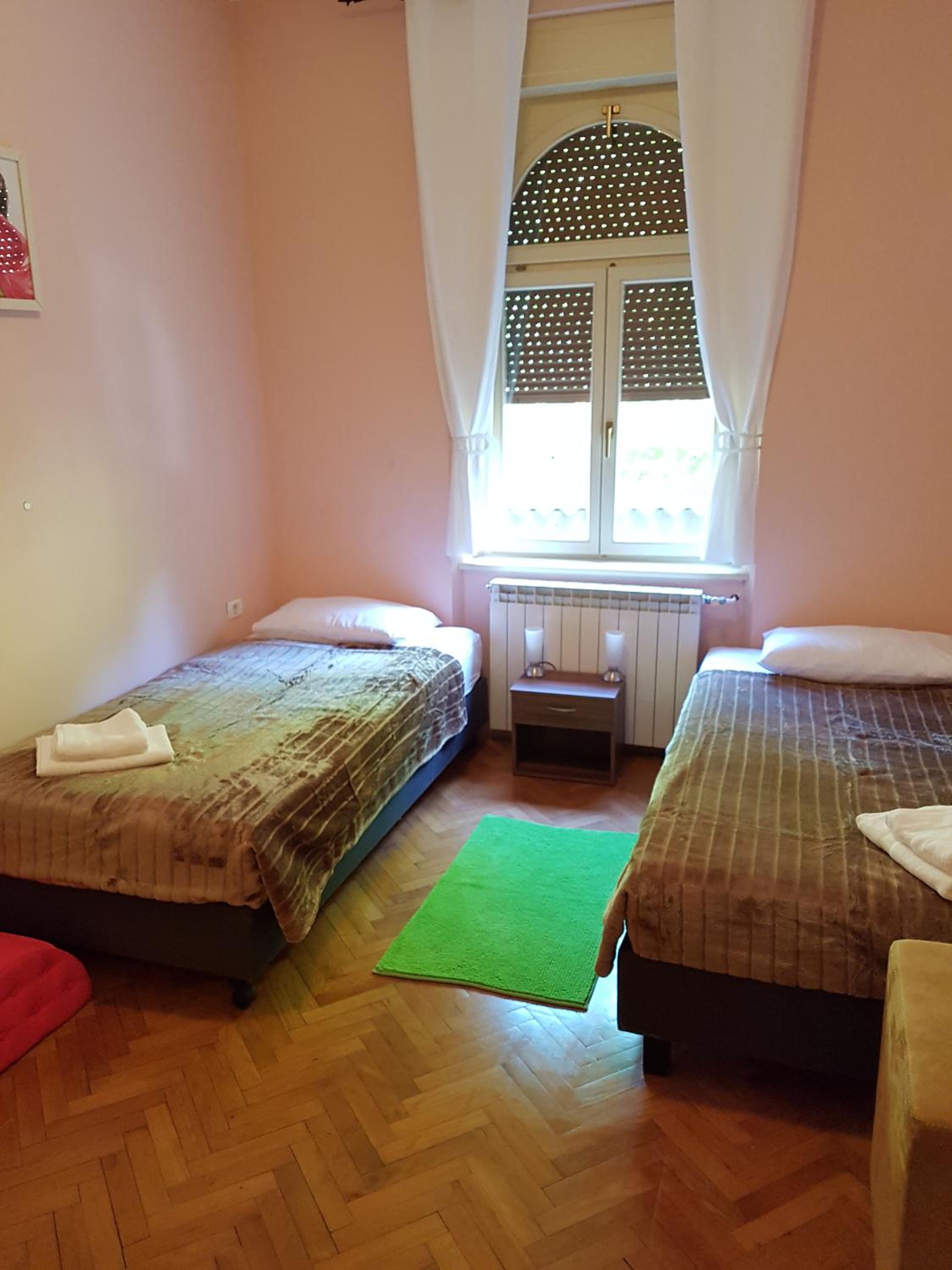 Double Room with Shared Bathroom photo 1