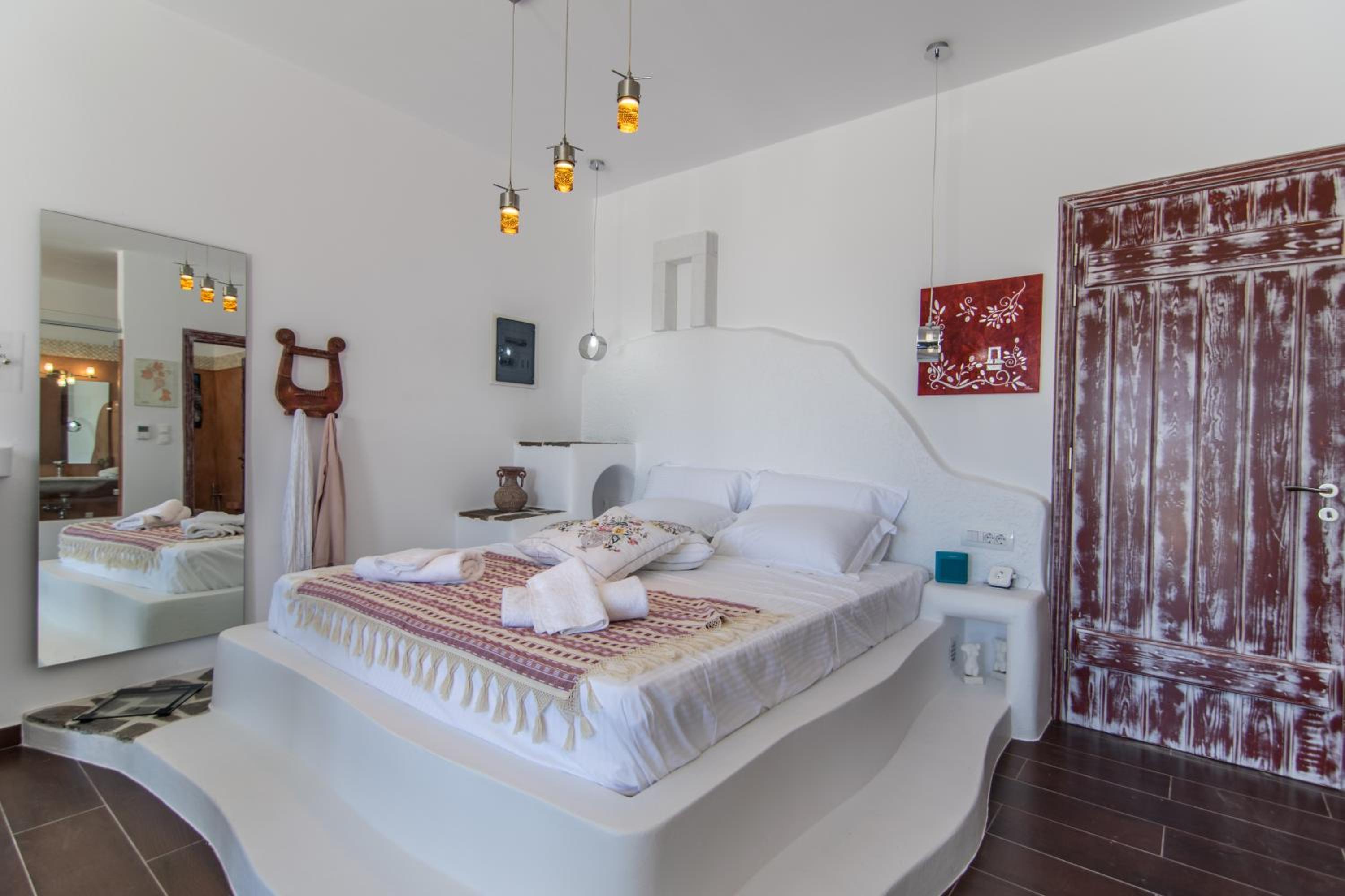 Deluxe King Suite (Ariadne  & Dionysus Love Suite) photo 1