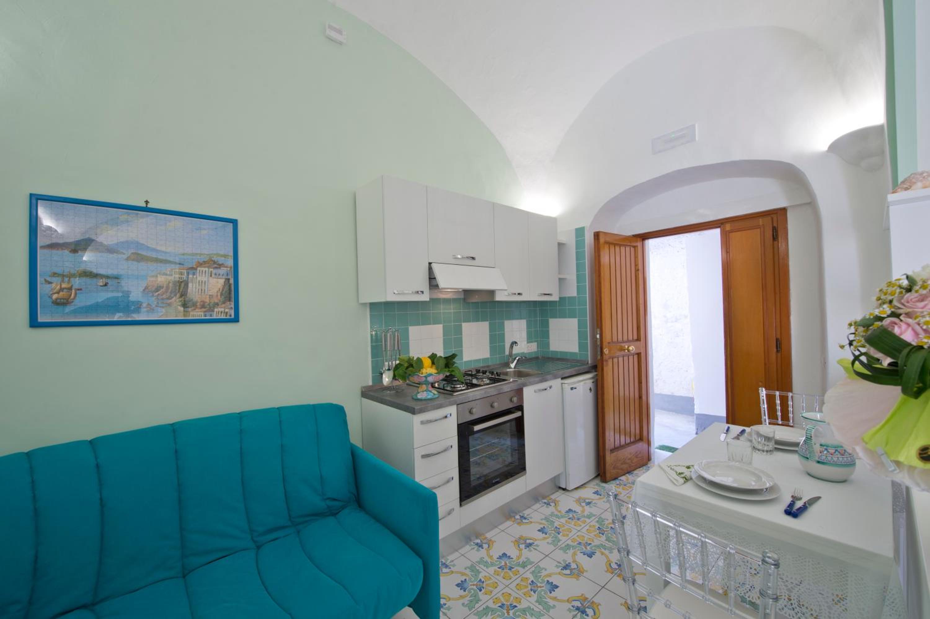 One-Bedroom Apartment photo 2