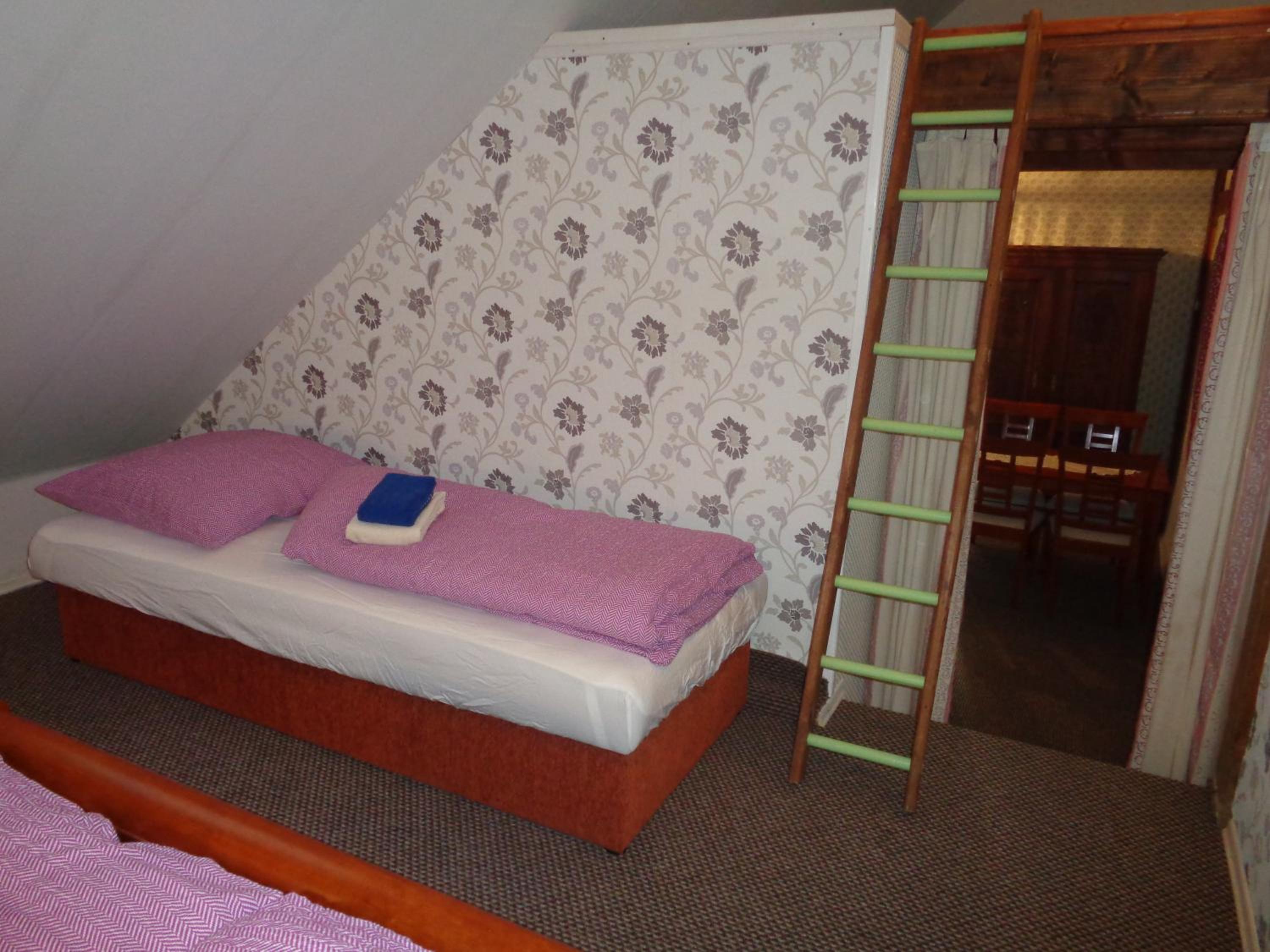 Apartment with Mountain View - Photo 25
