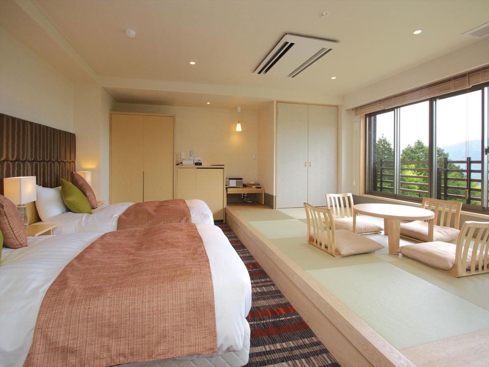 Twin Room with Tatami Area and Mt.Fuji View photo 1