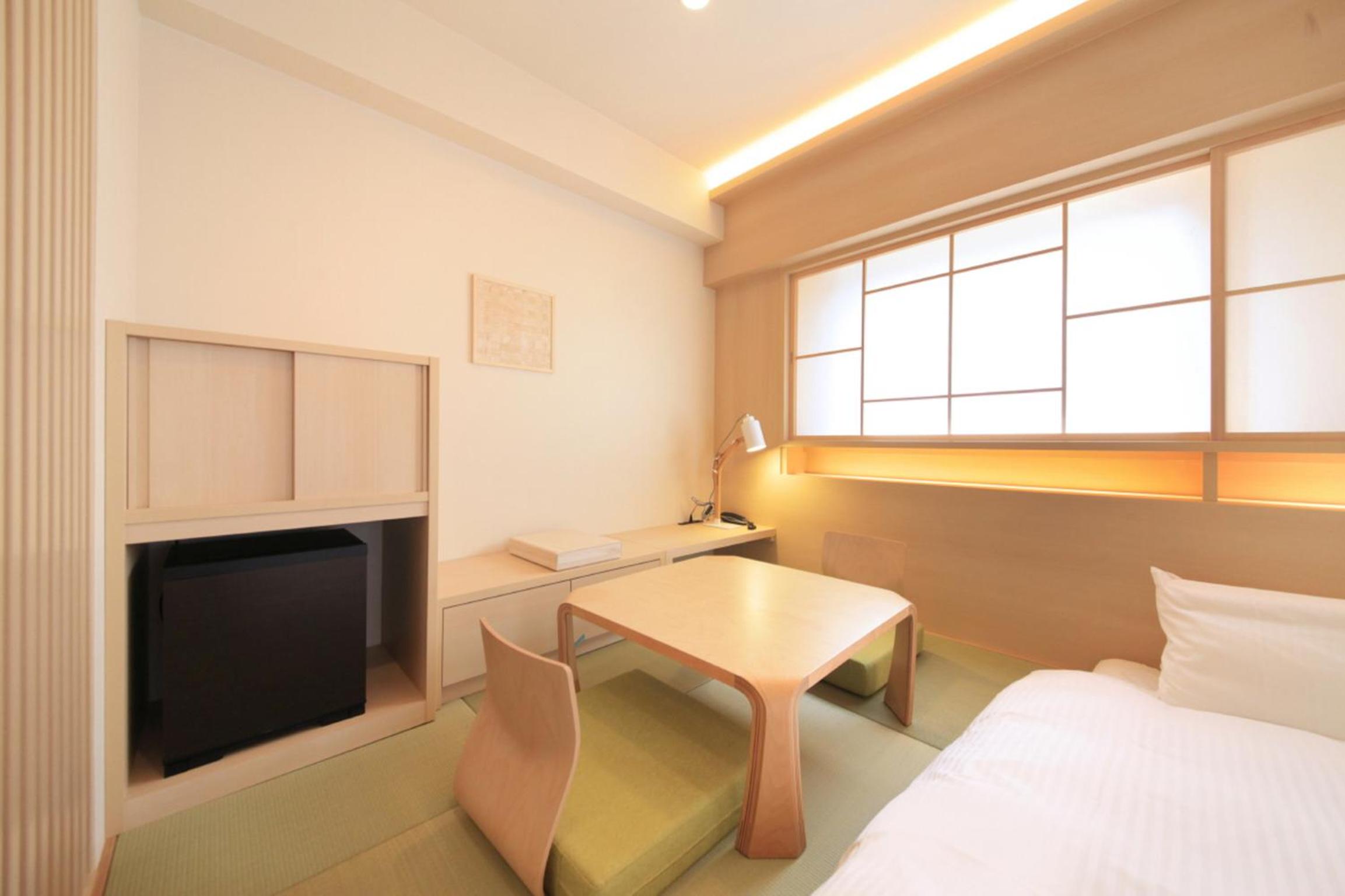 Japanese-Style Room with Two Beds - Smoking photo 3