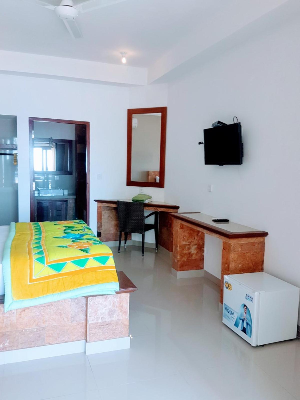 Double Room with Sea View - Photo 7