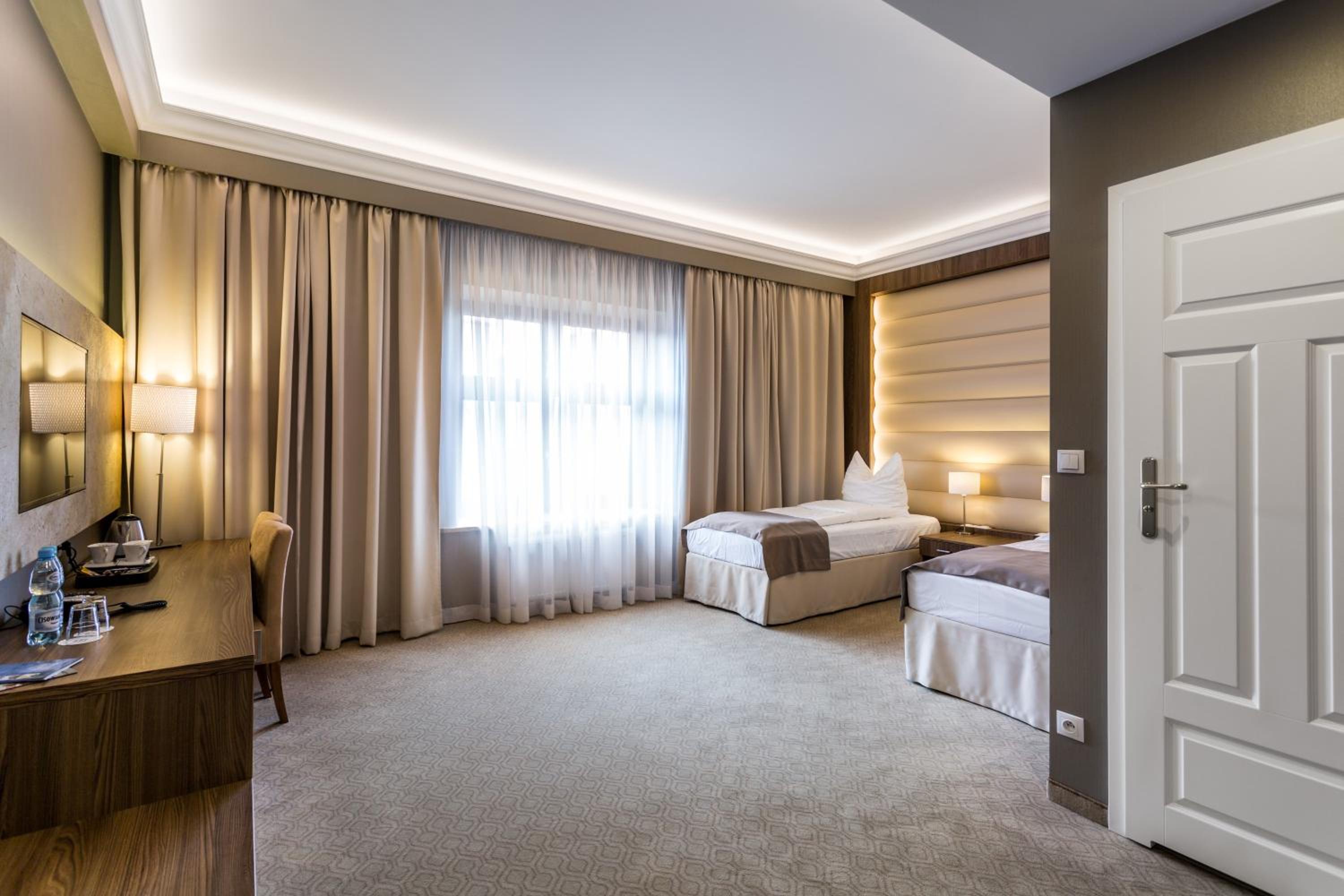 Deluxe Twin Room - Photo 2