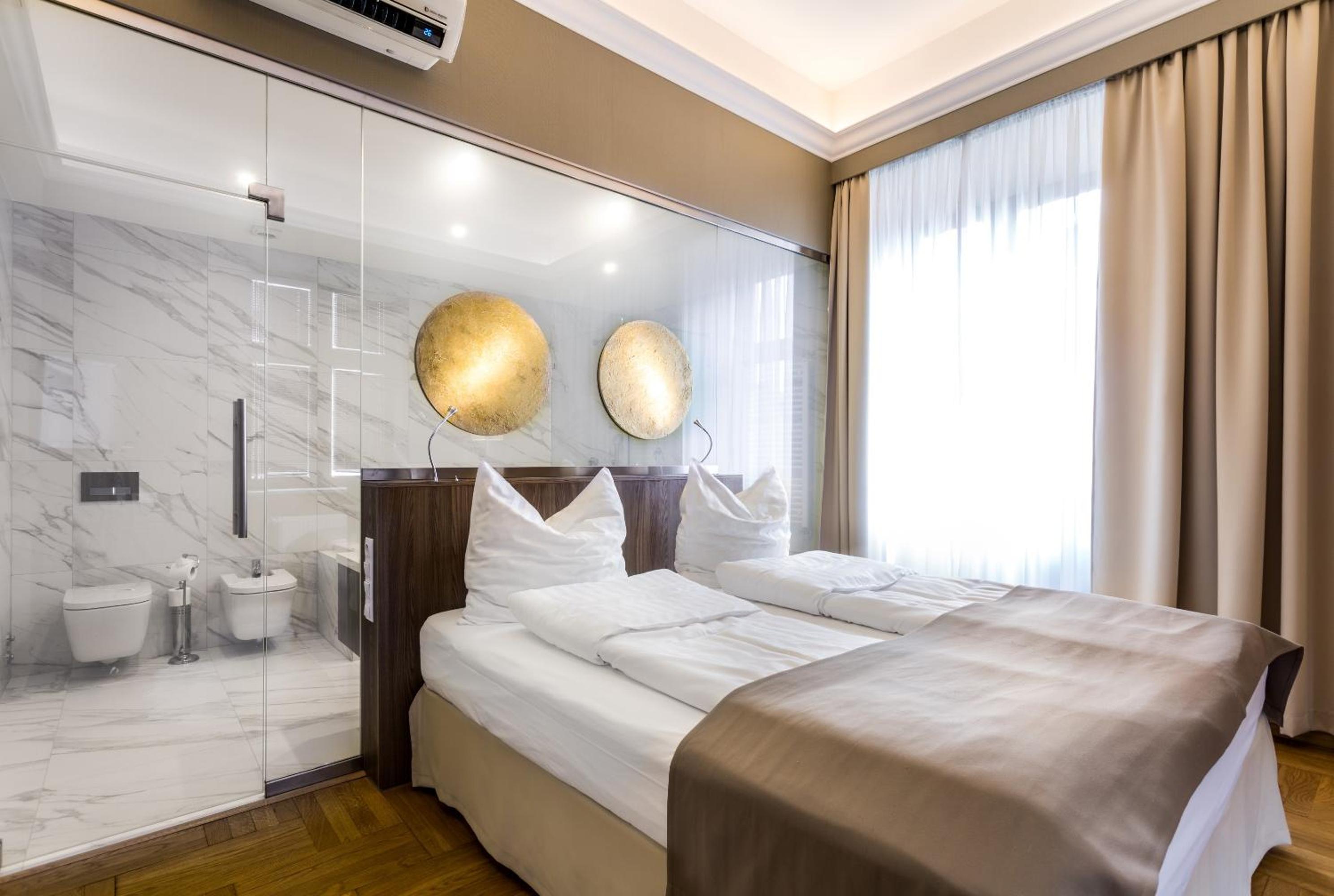 Suite - Photo 2