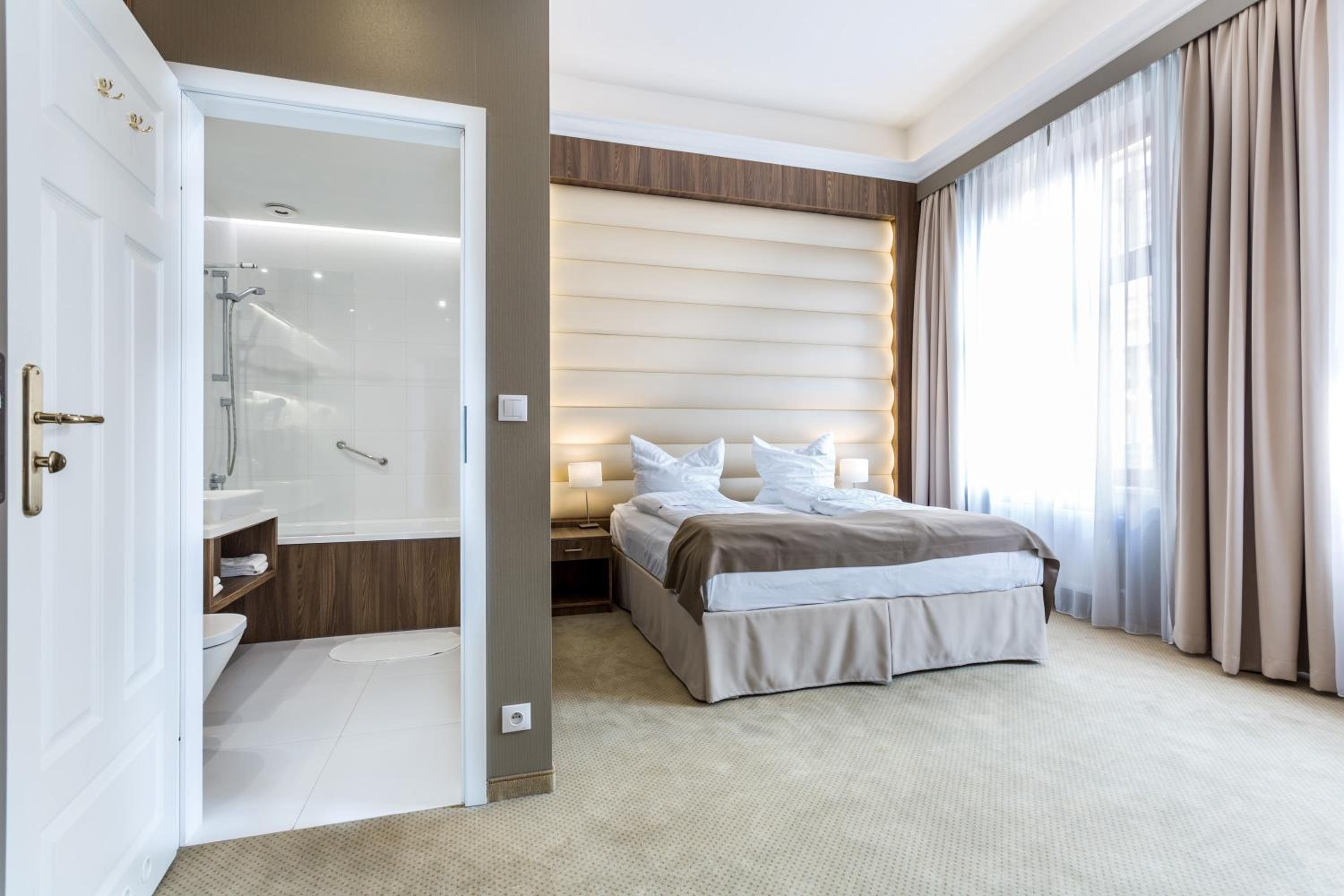 Double Room - Photo 3