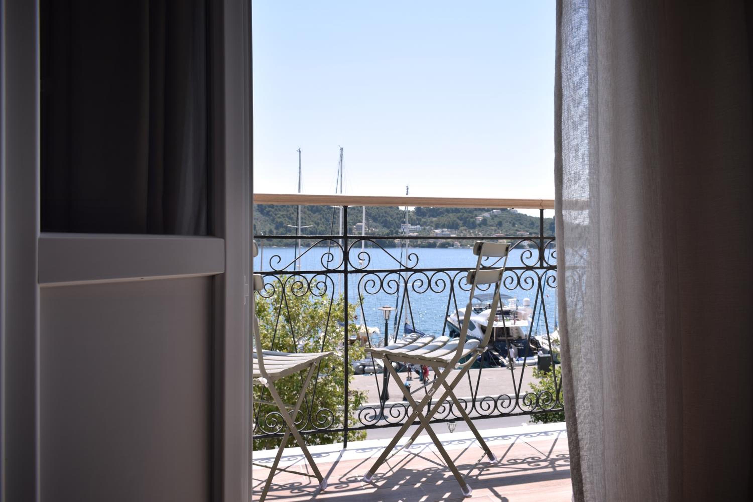 Executive Double with Sea View - Photo 13