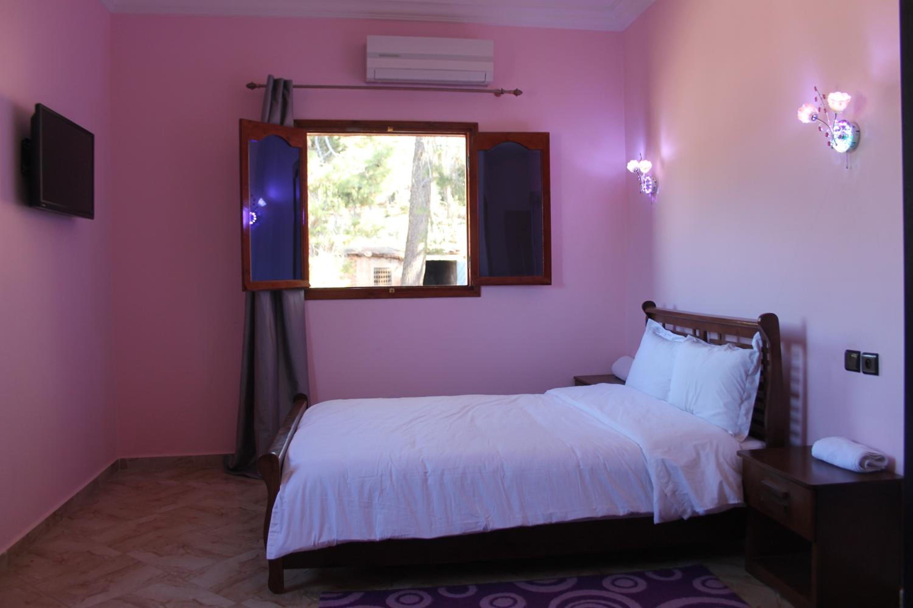 Double Room - Photo 2