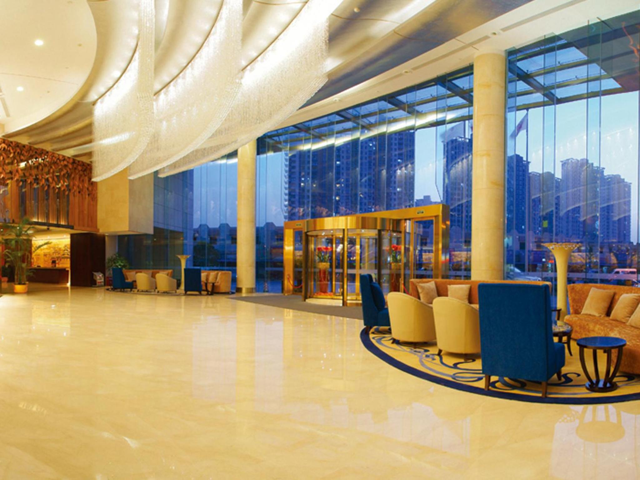 Deluxe Suite