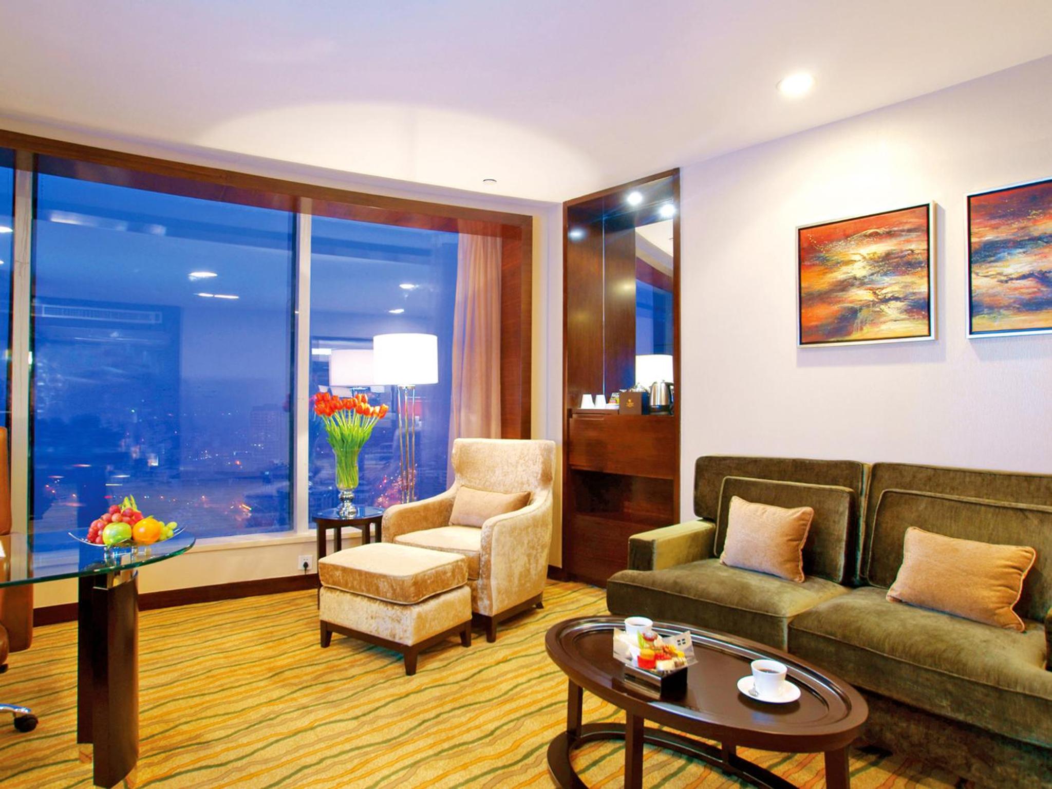 Executive Suite