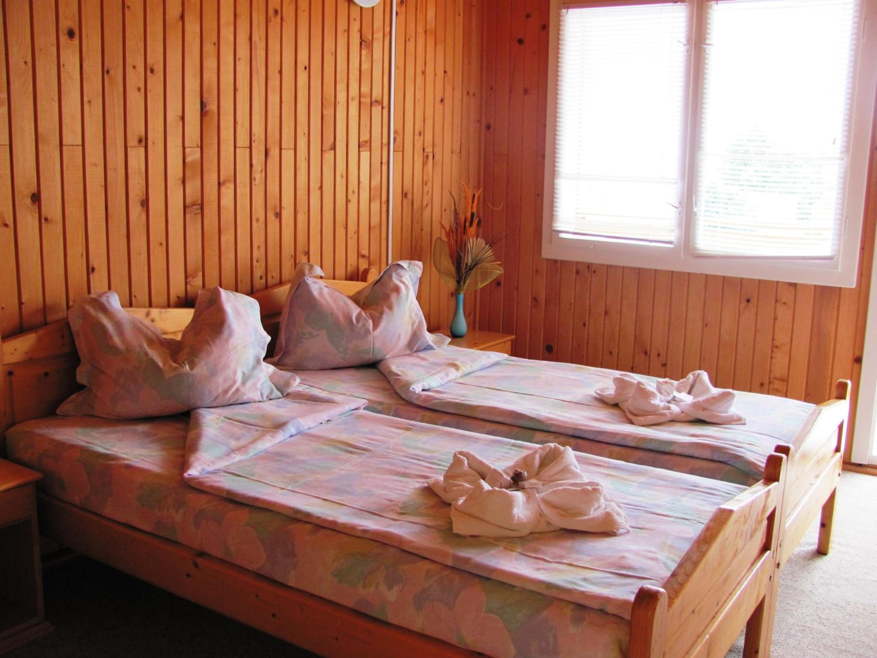 Double or Twin Room with Shared Bathroom photo 1