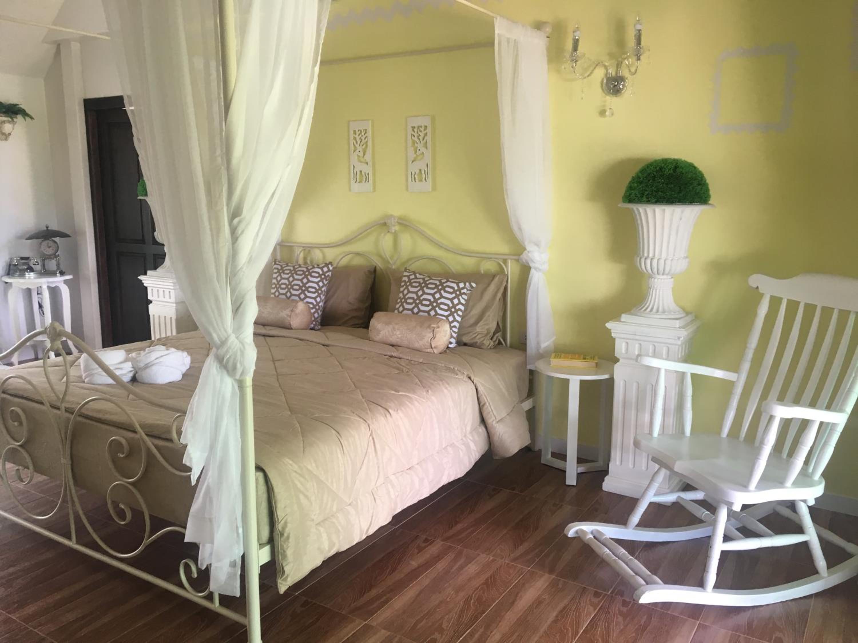 Queen Room with Garden View photo 3
