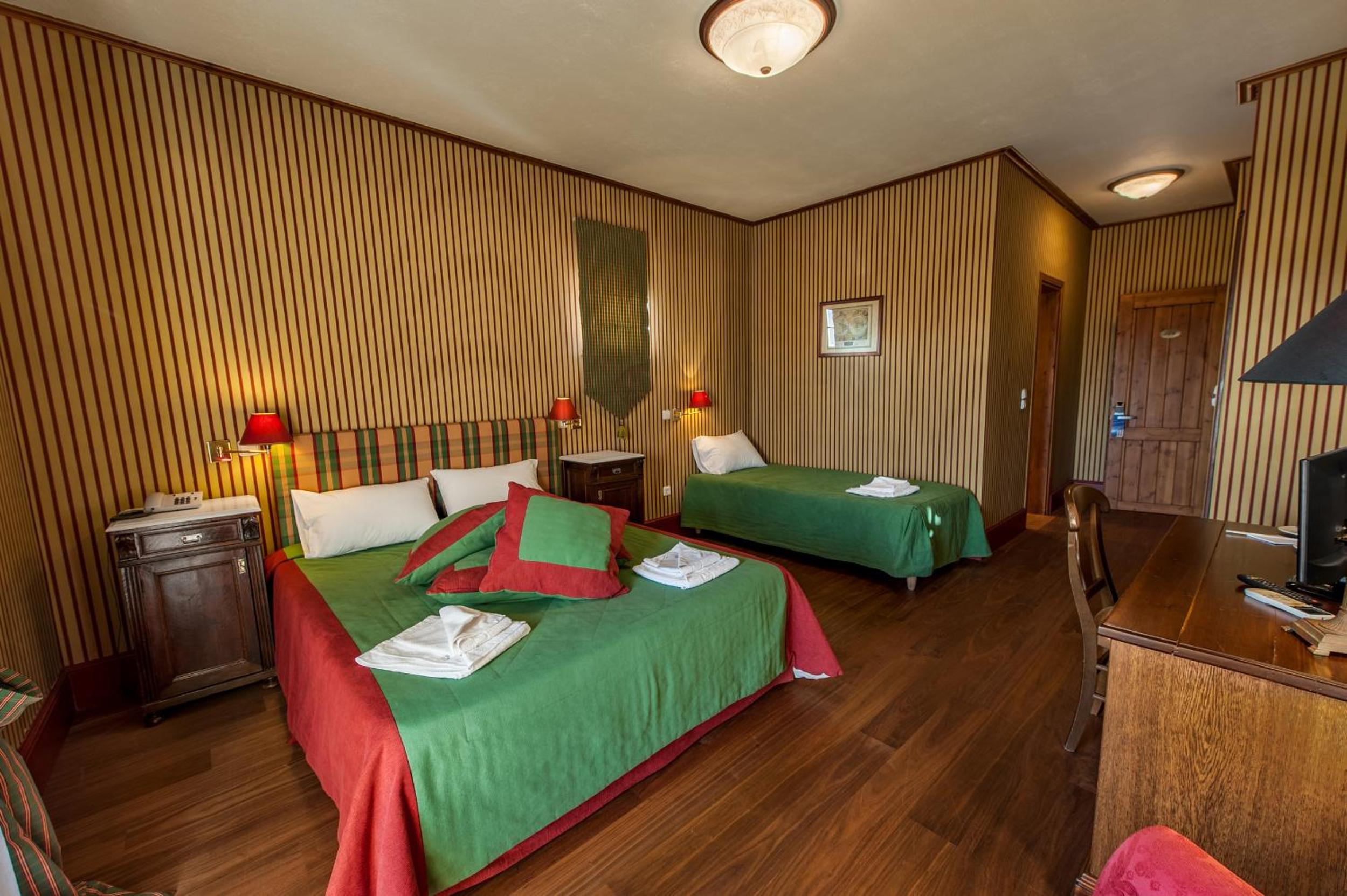 Deluxe Triple Room with Panoramic View photo 3
