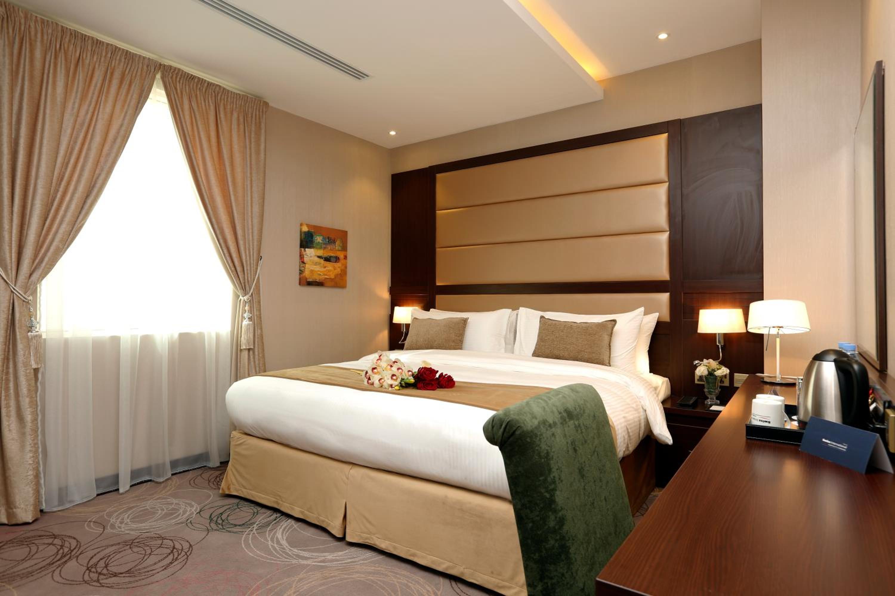 Deluxe King Room - Photo 4