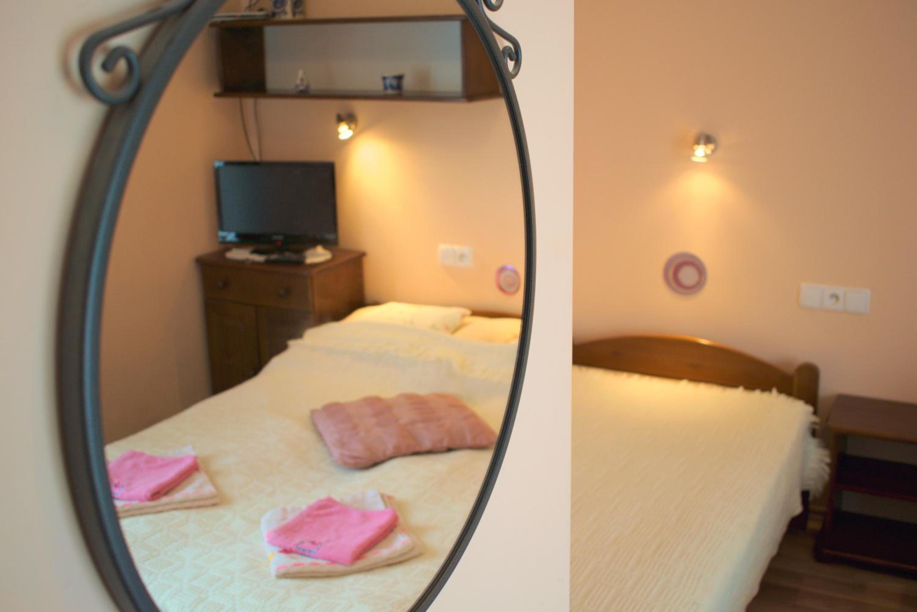 Double or Twin Room - Photo 5