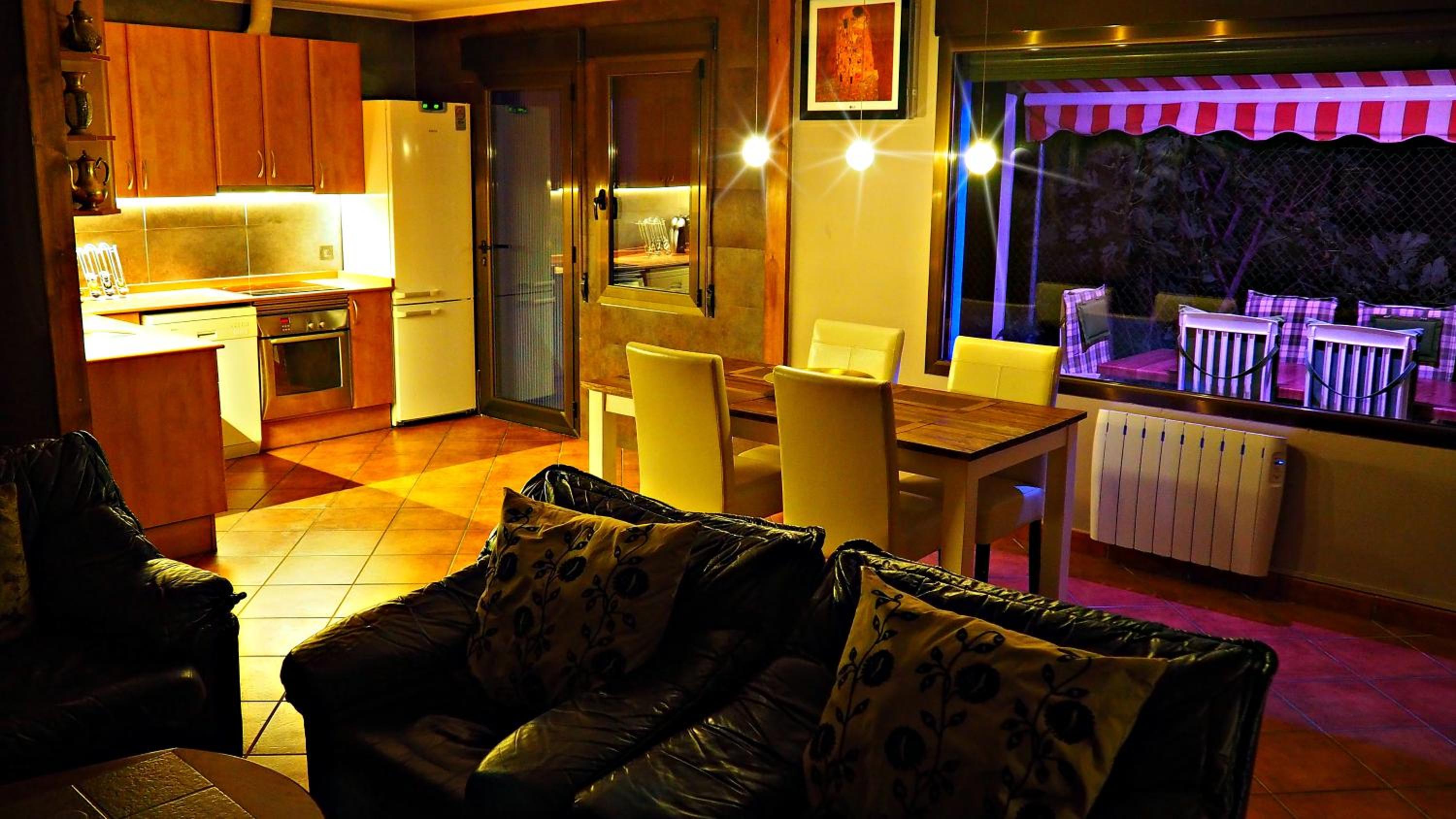 Two-Bedroom House (2-6 Adults) - Photo 72