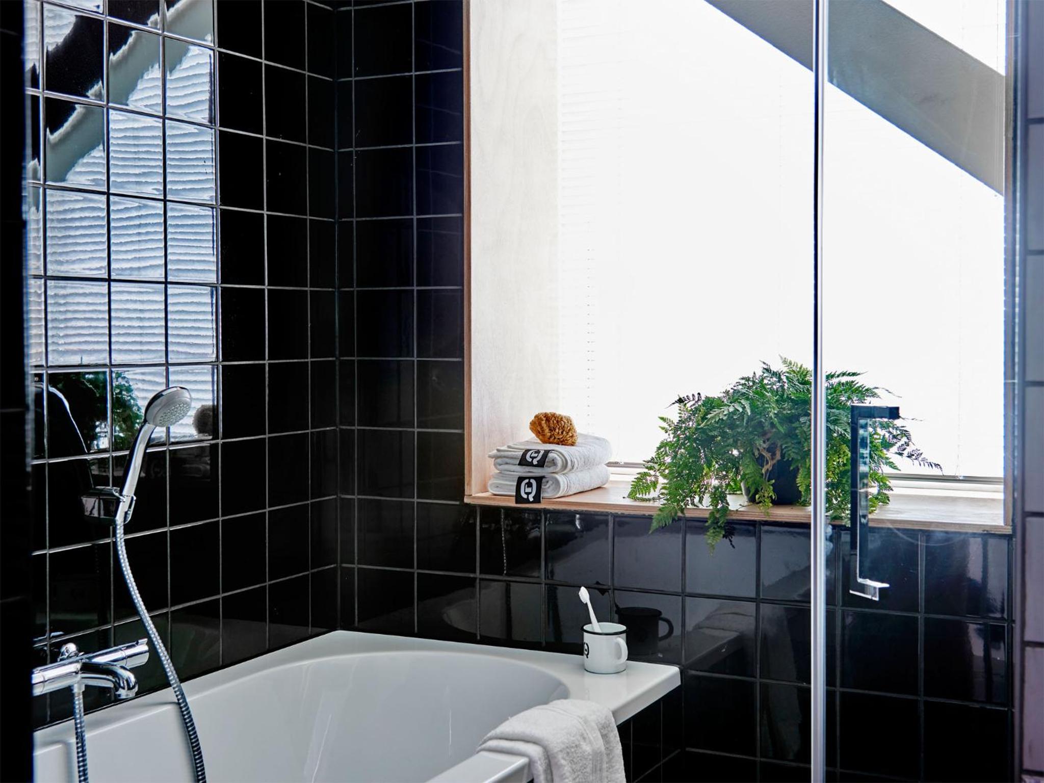 Double Room with Bath photo 3
