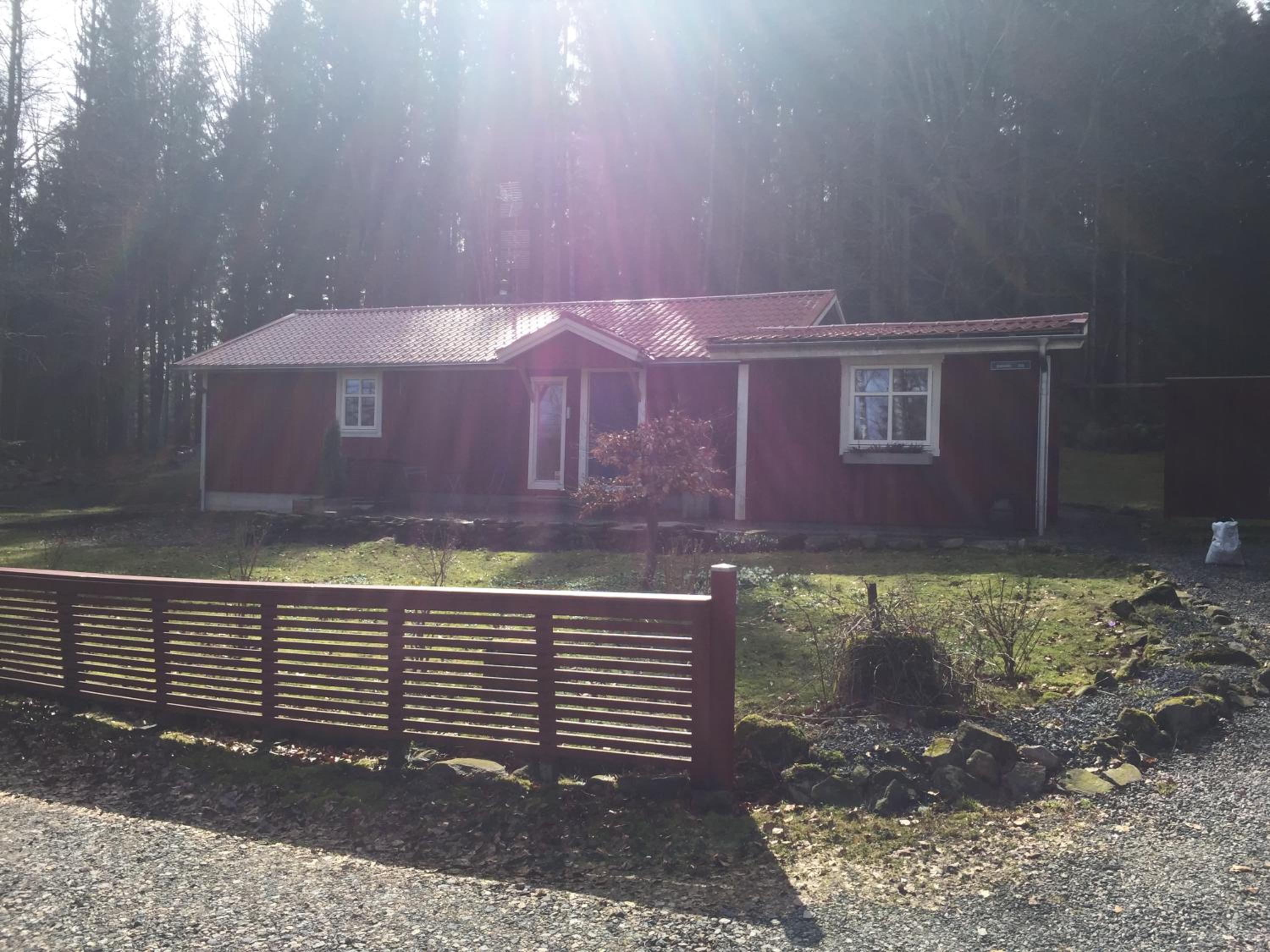 Three-Bedroom House photo 2