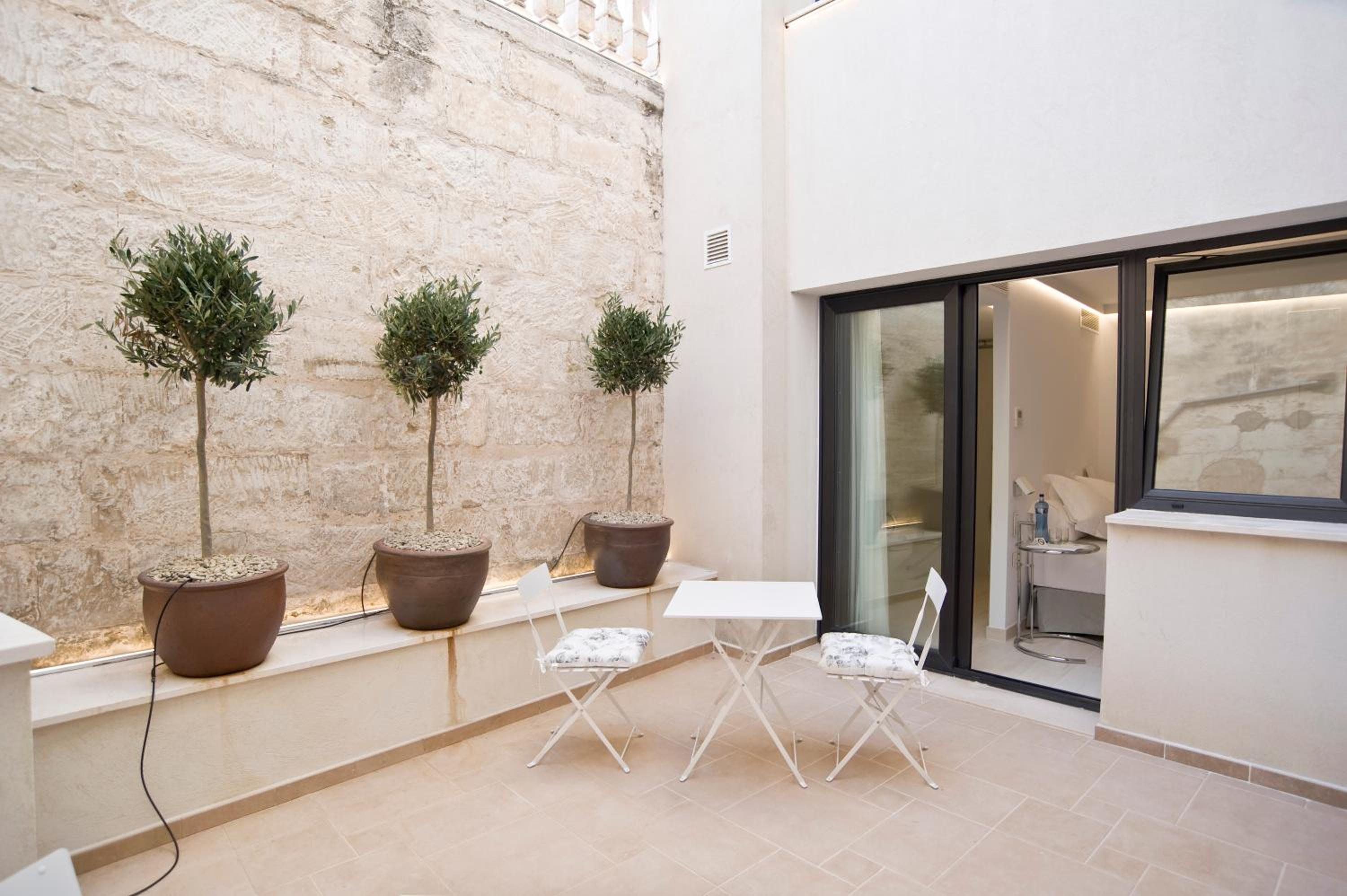 Double Room with Shared Patio photo 3