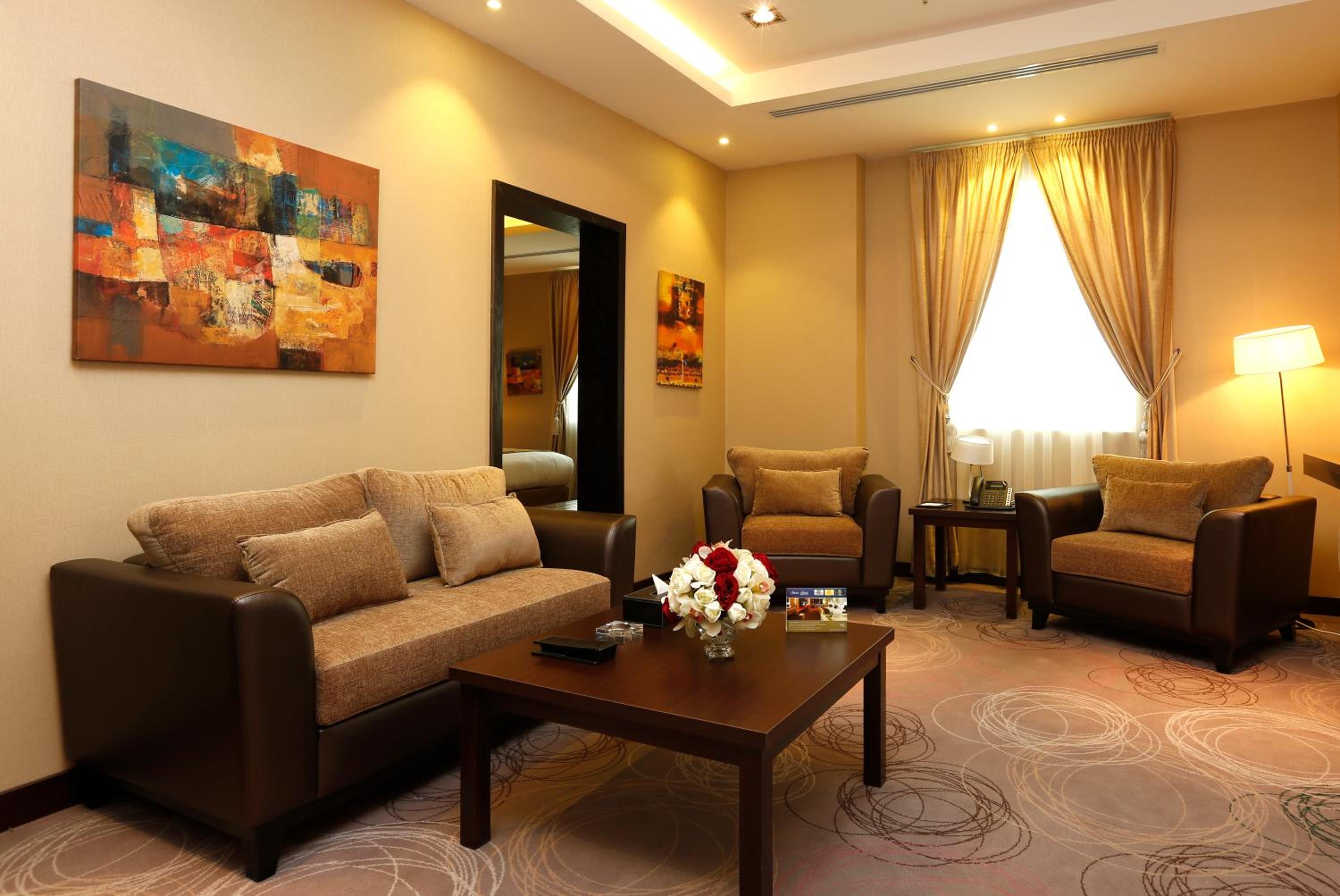 Executive Suite - Photo 1