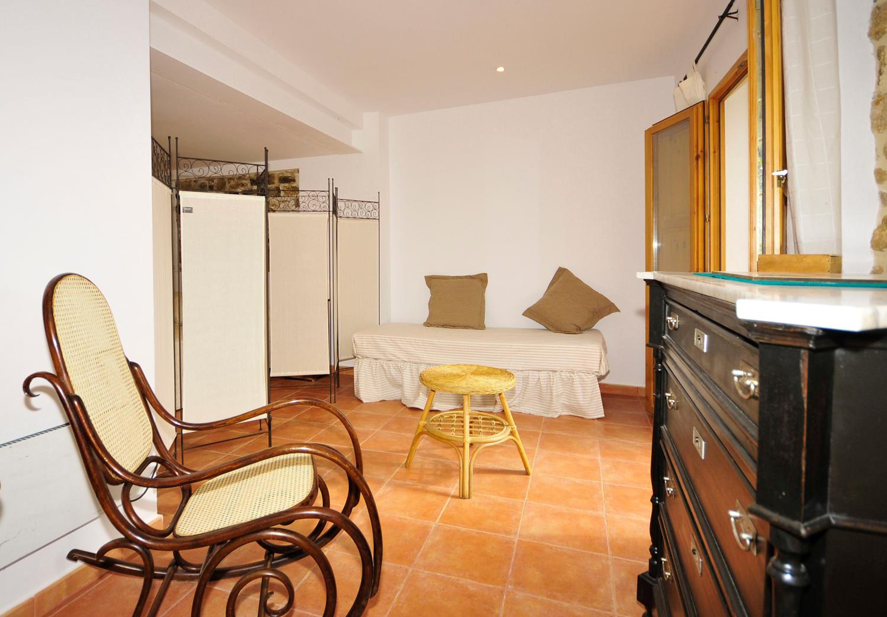 Apartment with Garden View - Photo 4