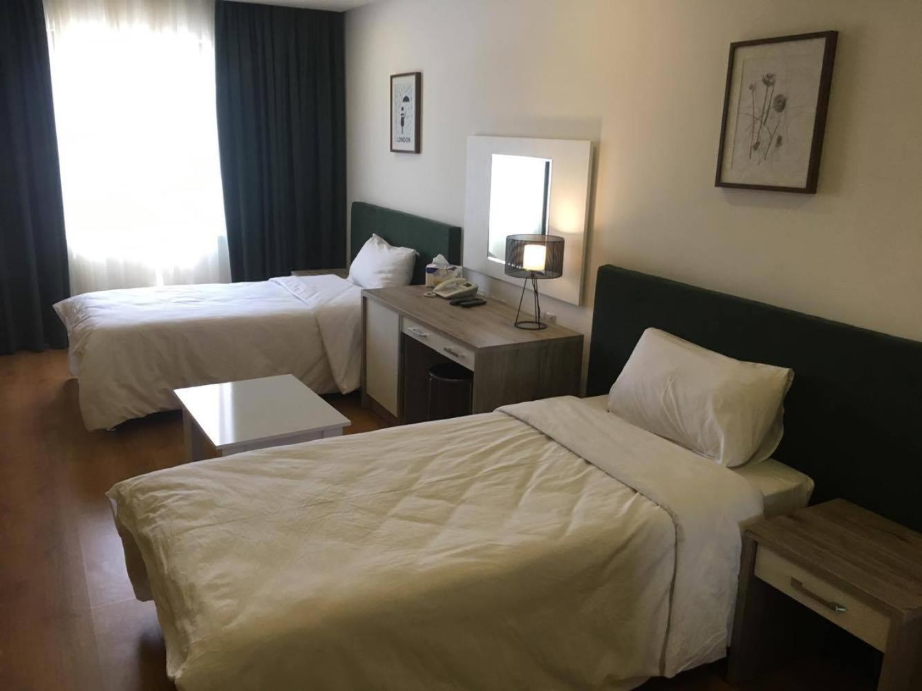 Standard Twin Room photo 2
