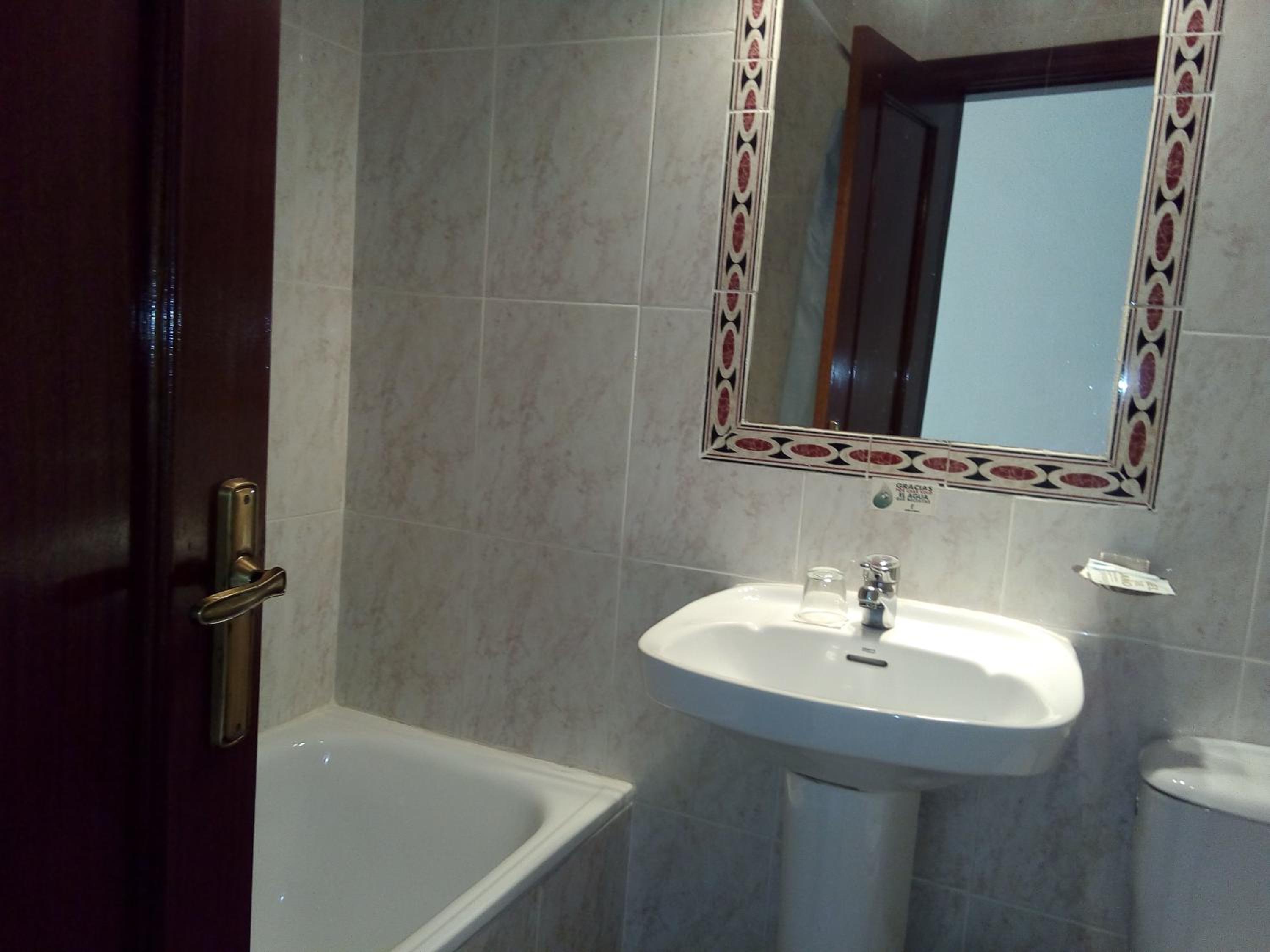 Quadruple Room with Bathroom photo 3