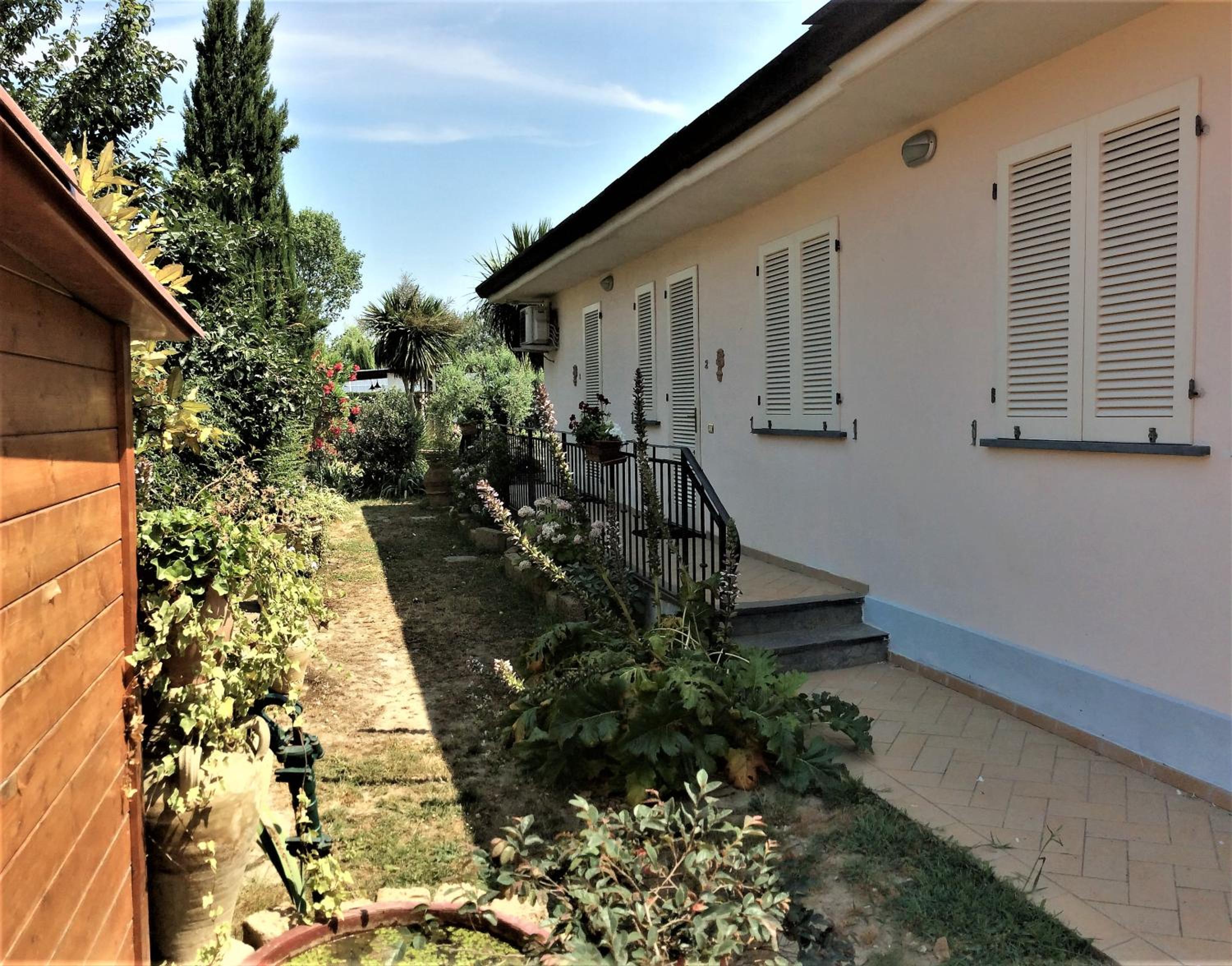 Triple Room with Garden View - Photo 12