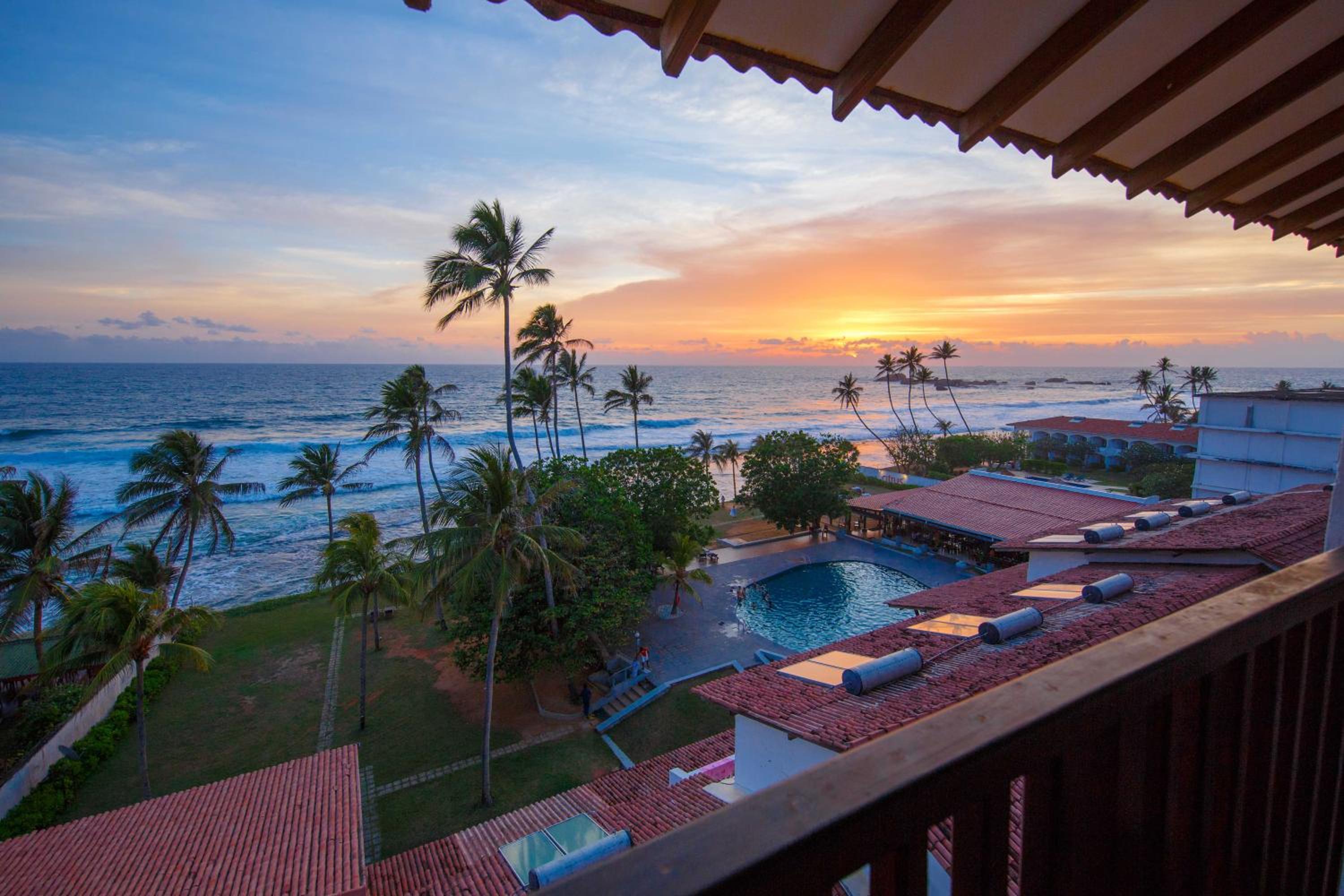 Deluxe Room with 15% F&B | Early check-in & Late check-out (upon availability) - Photo 9