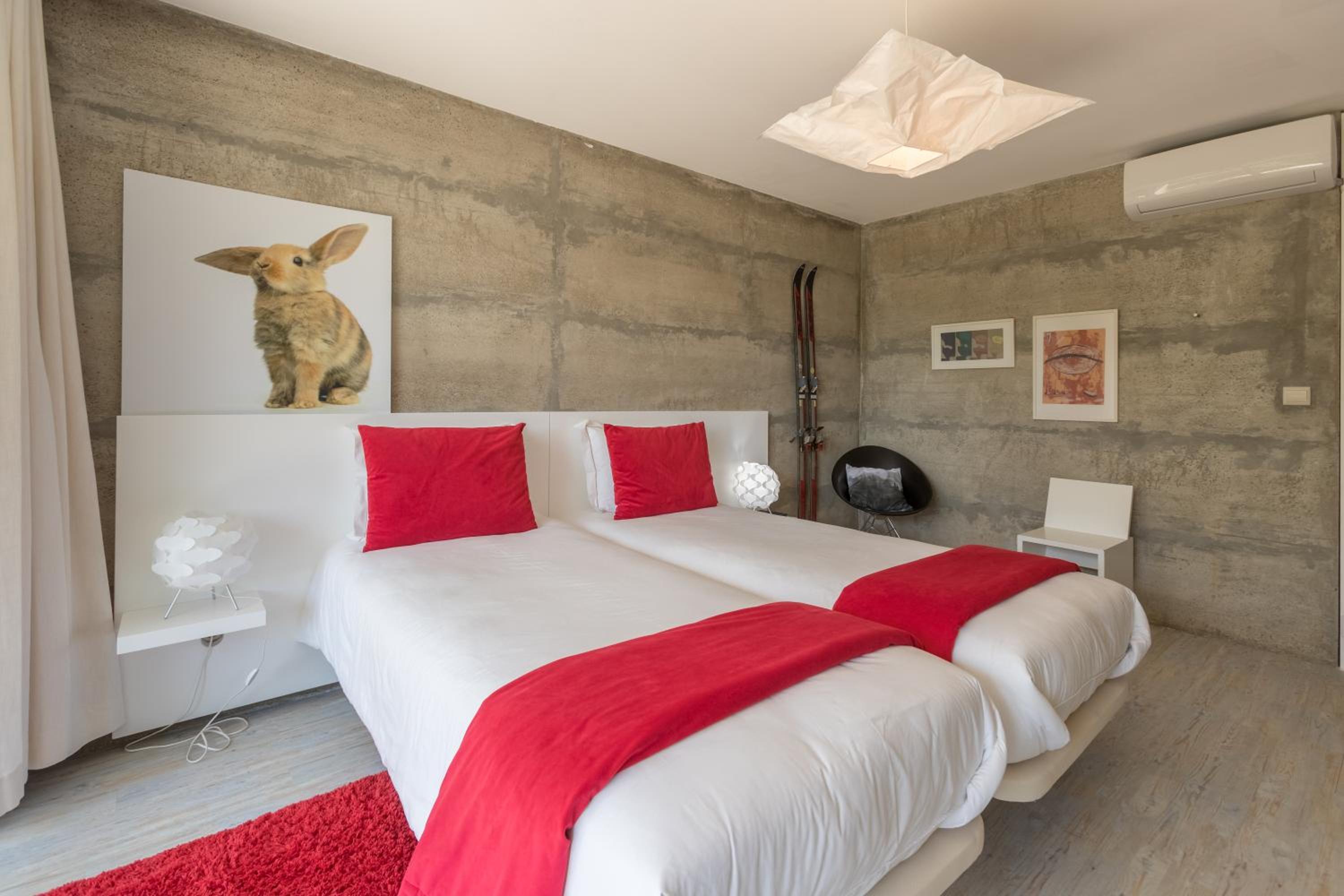 Medium Twin Room
