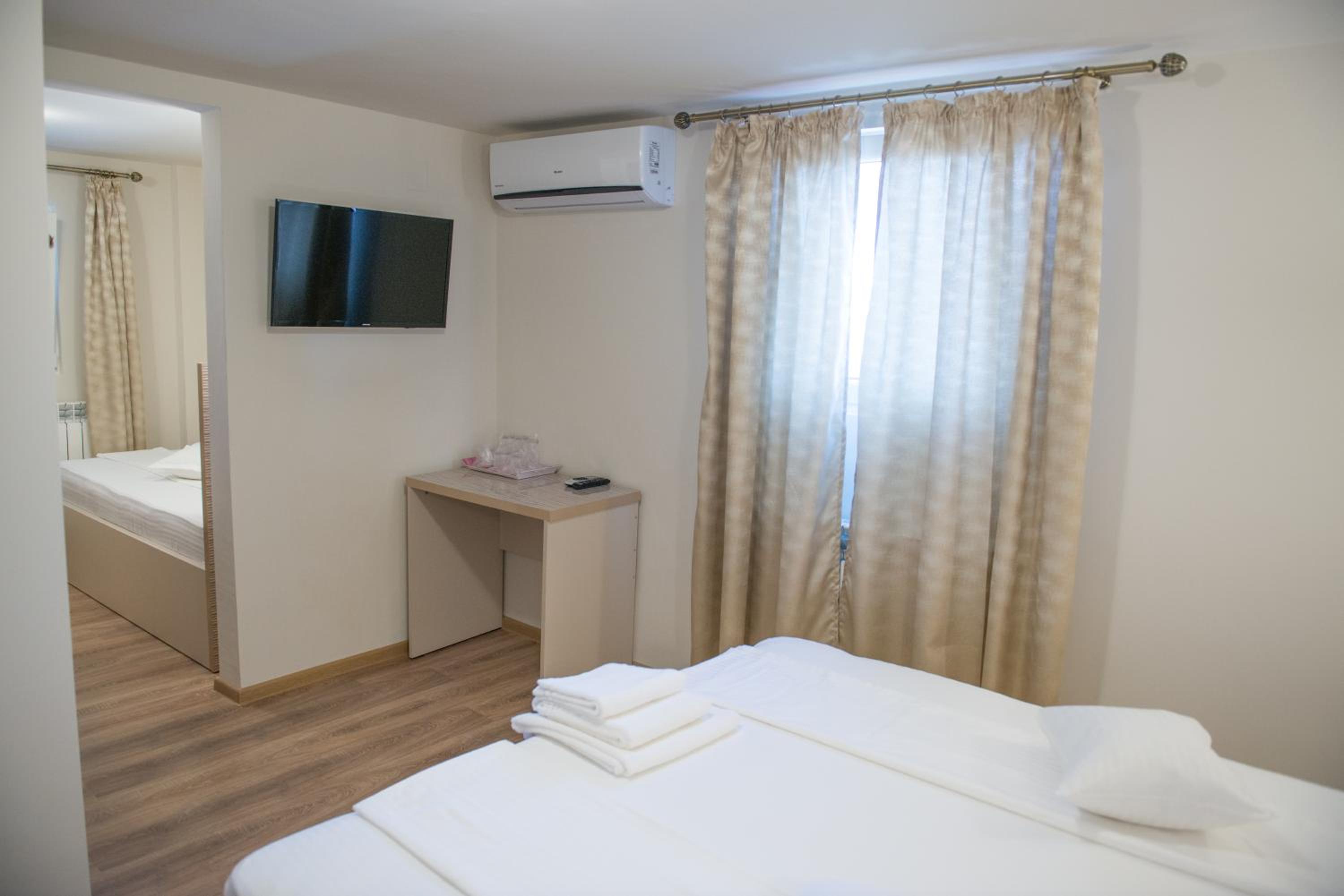 Triple Room - Photo 1