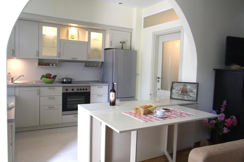 Studio Apartment photo 2
