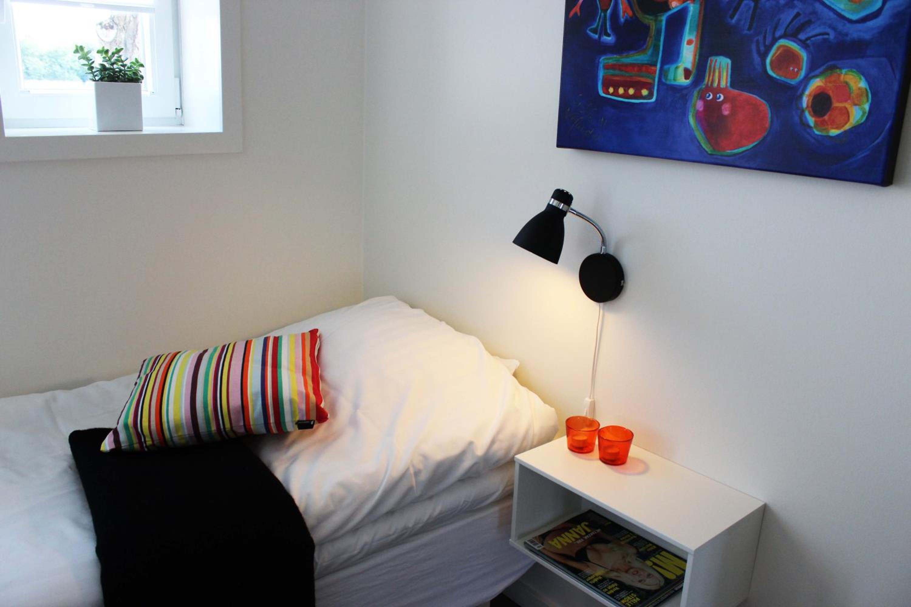 Single Room with Shared Bathroom