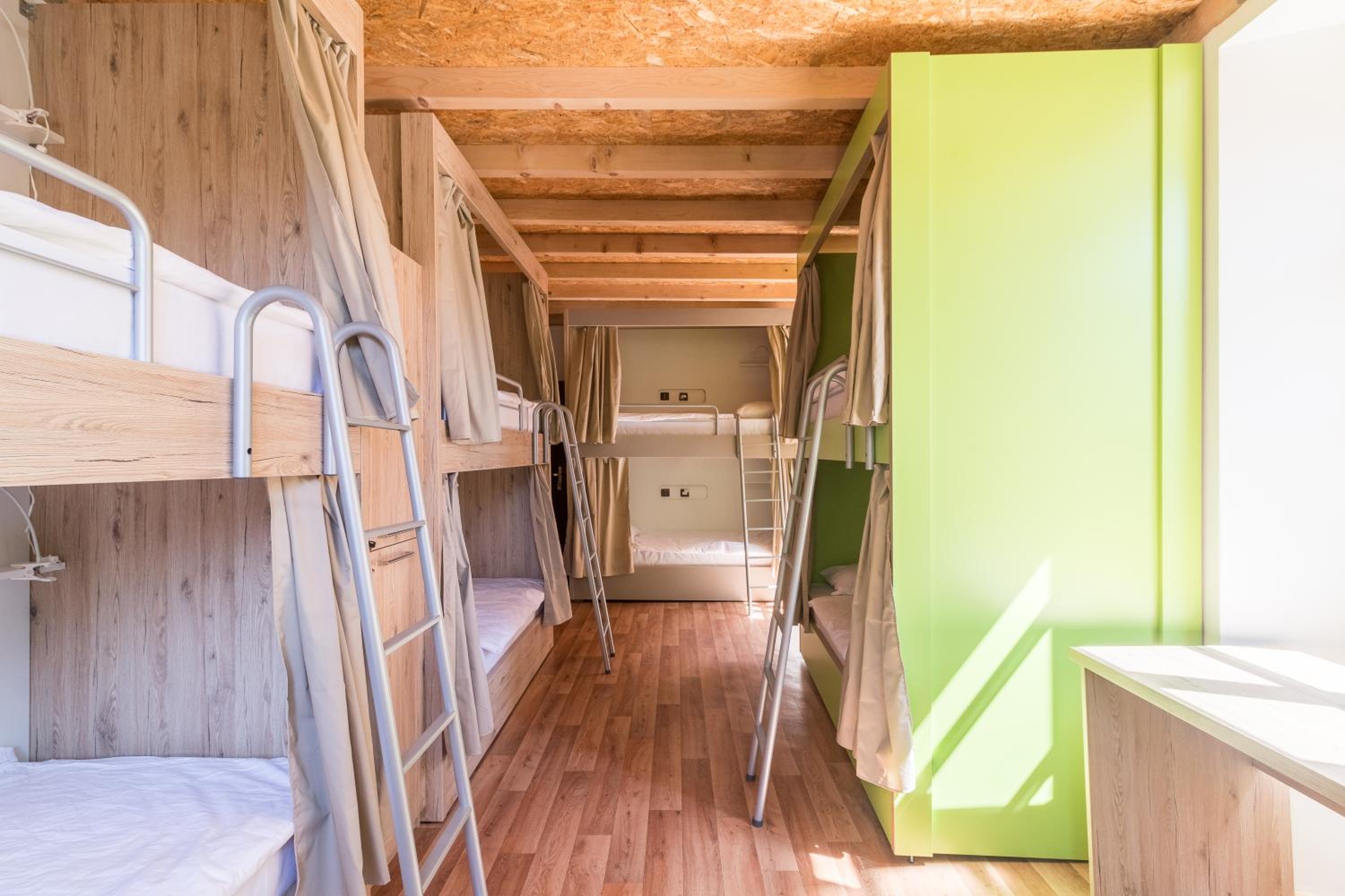 Bed in 8-Bed Male Dormitory Room photo 2