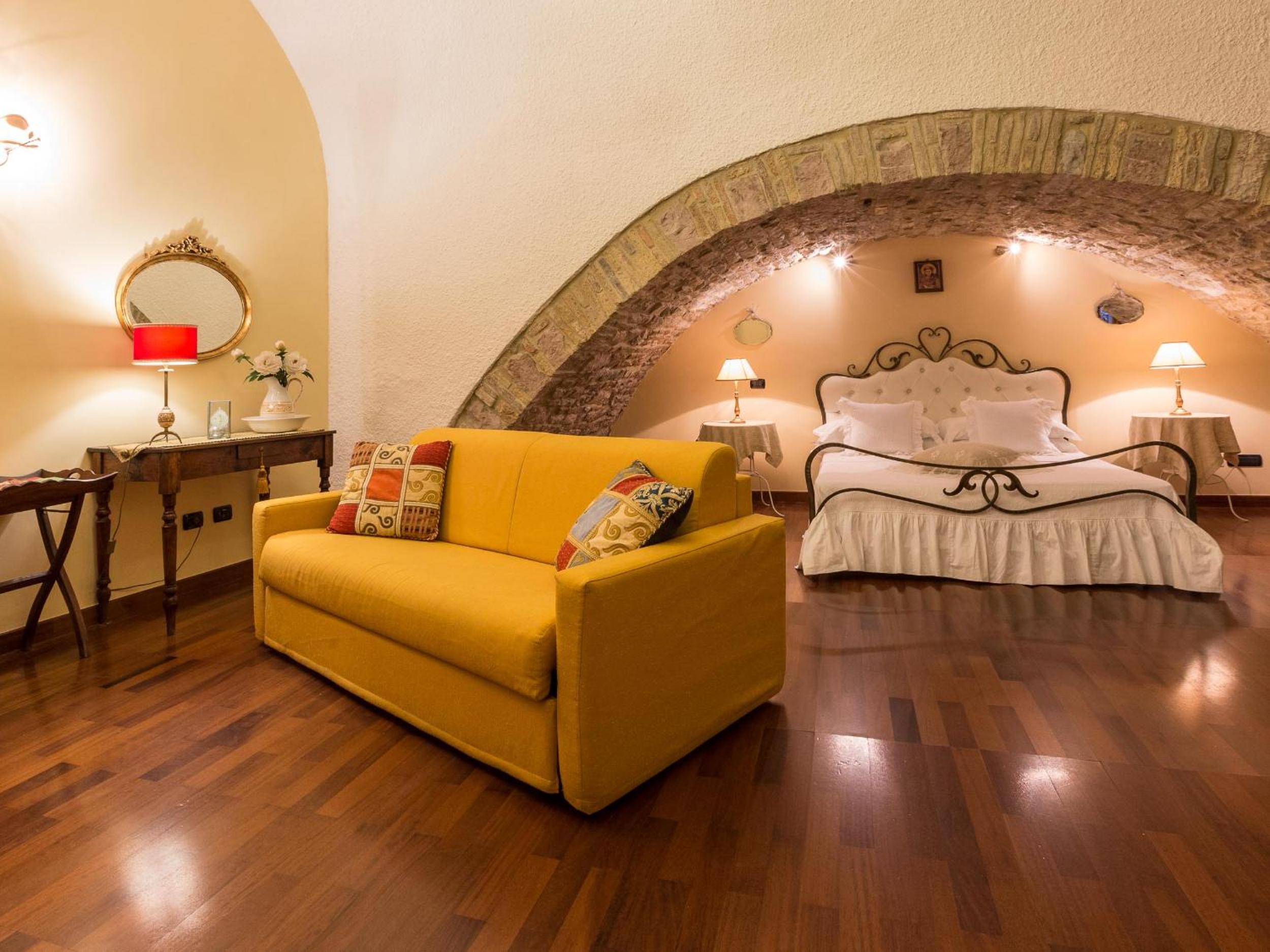Suite - Photo 2